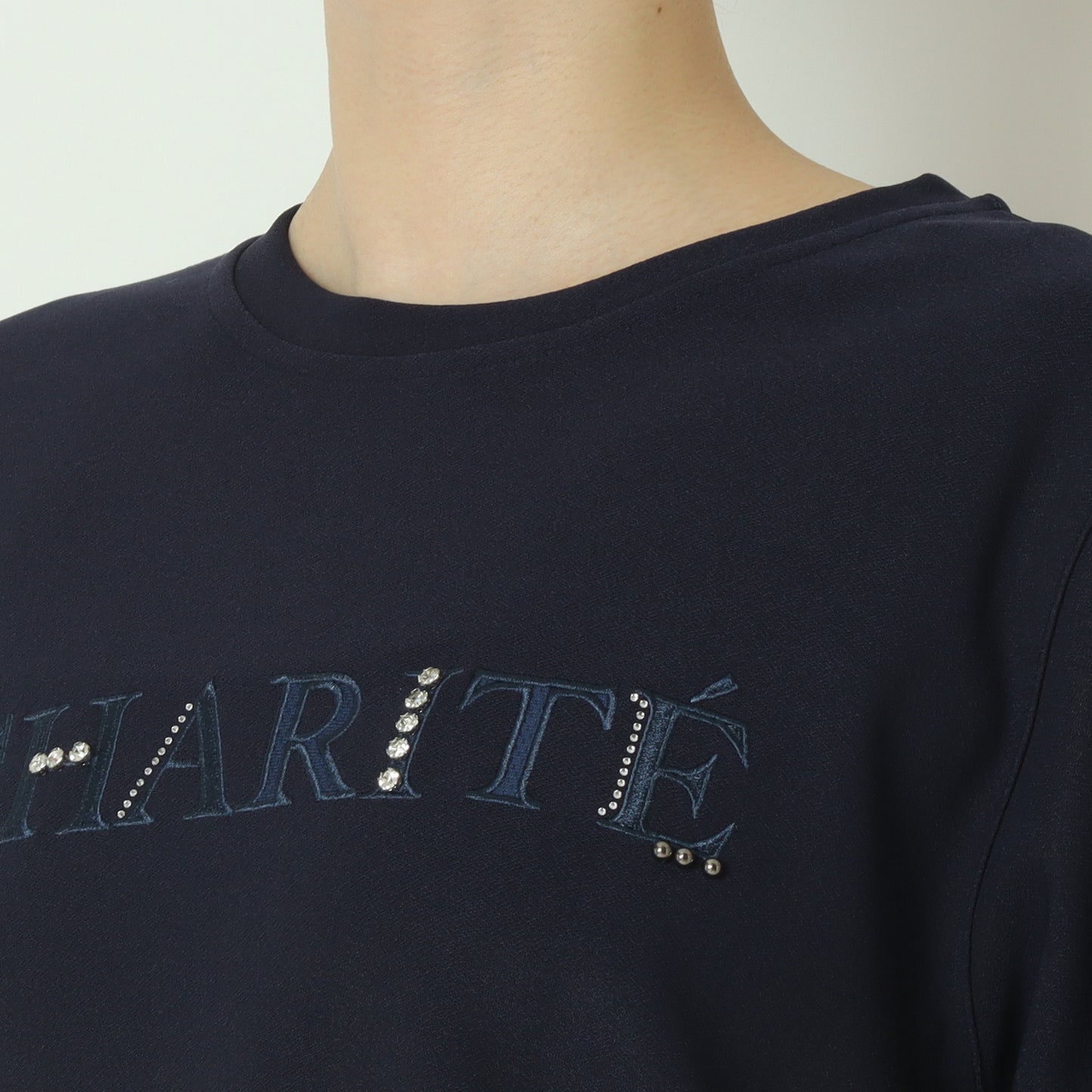 ビジュー刺繍プルオーバー 254KW0760