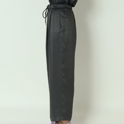 アセテートドロストストレートパンツ  J4642A-24