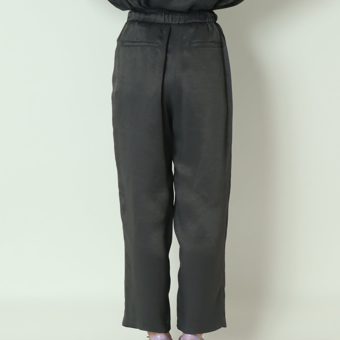 アセテートドロストストレートパンツ  J4642A-24