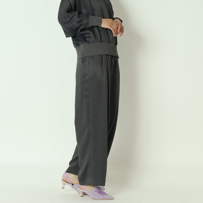 アセテートドロストストレートパンツ  J4642A-24