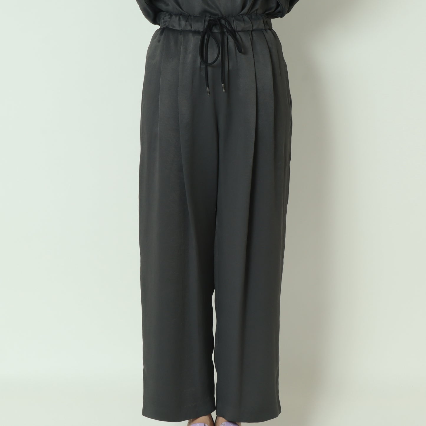 アセテートドロストストレートパンツ  J4642A-24