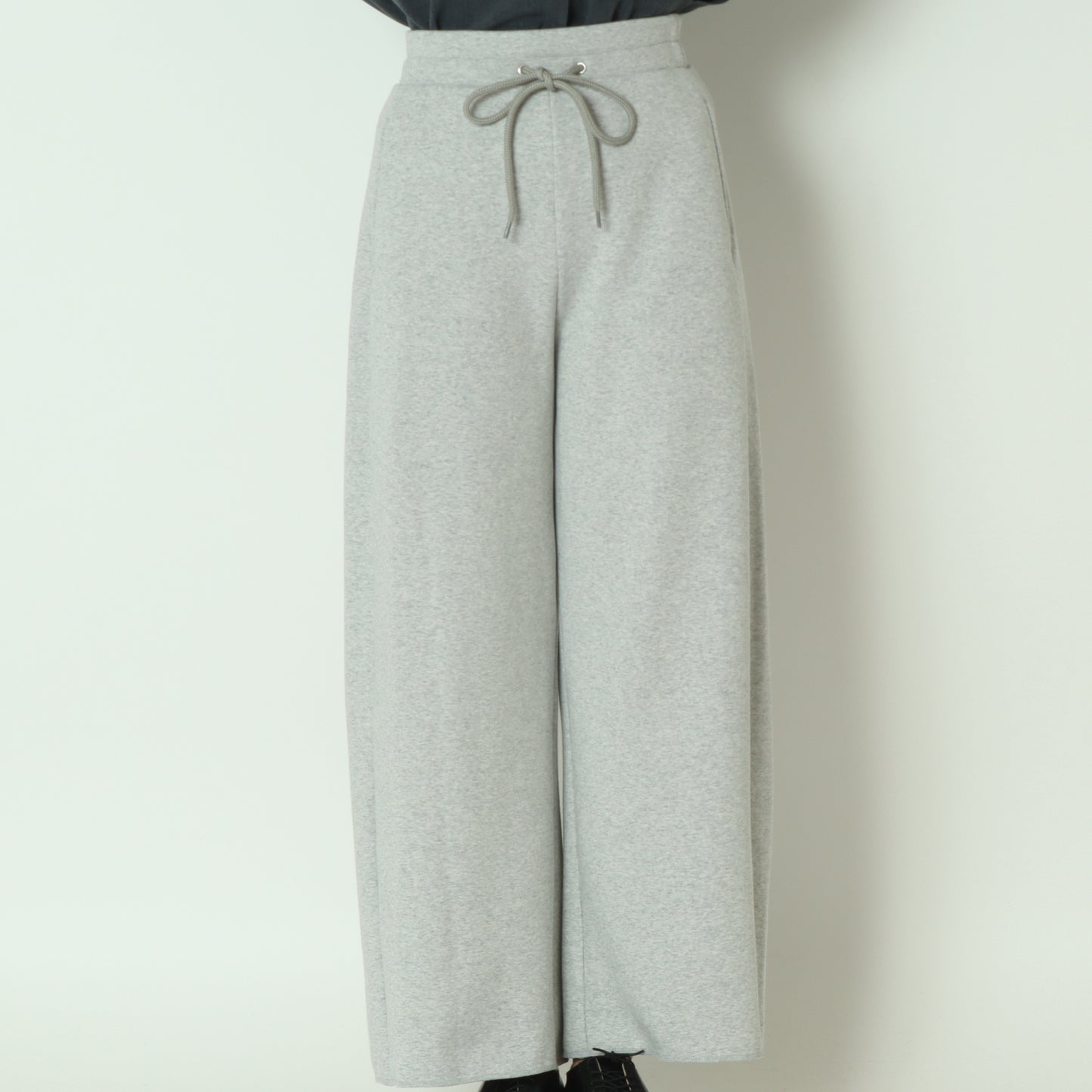 BOMBER HEATバレルワイドスウェットパンツ　J4842A-25