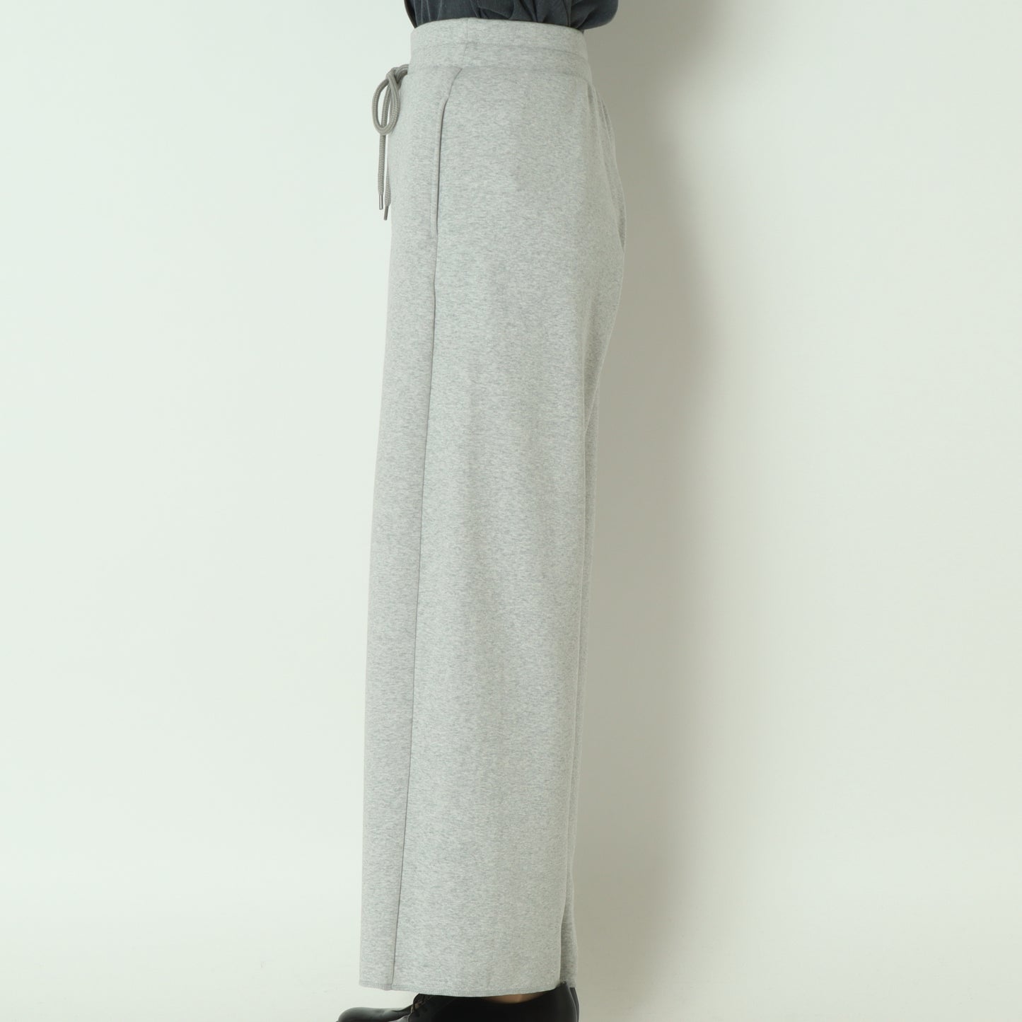 BOMBER HEATバレルワイドスウェットパンツ　J4842A-25