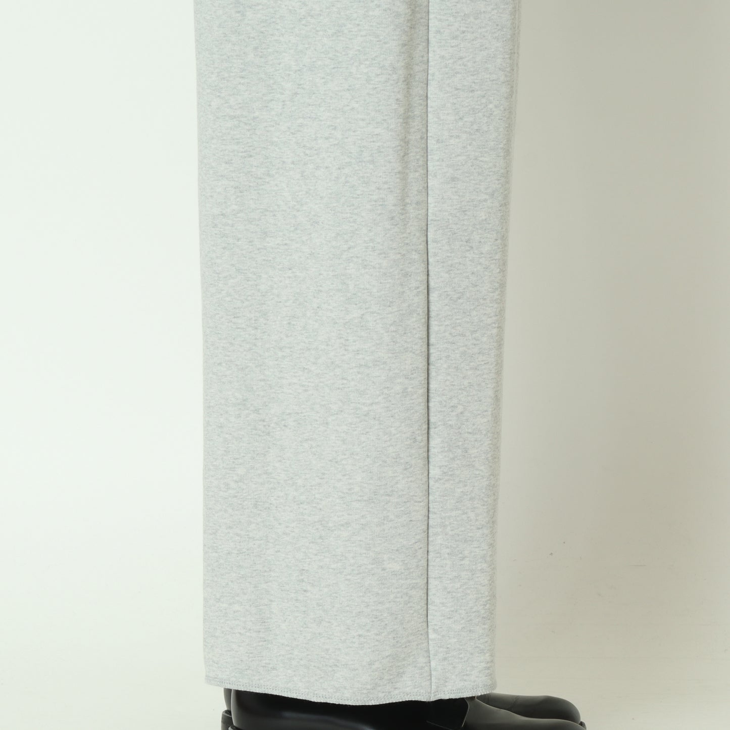 BOMBER HEATバレルワイドスウェットパンツ　J4842A-25