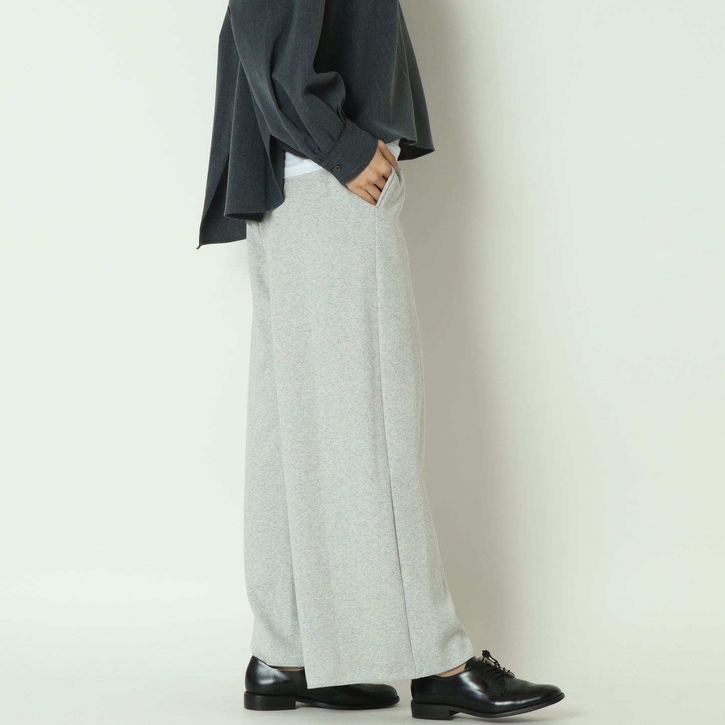 BOMBER HEATバレルワイドスウェットパンツ　J4842A-25