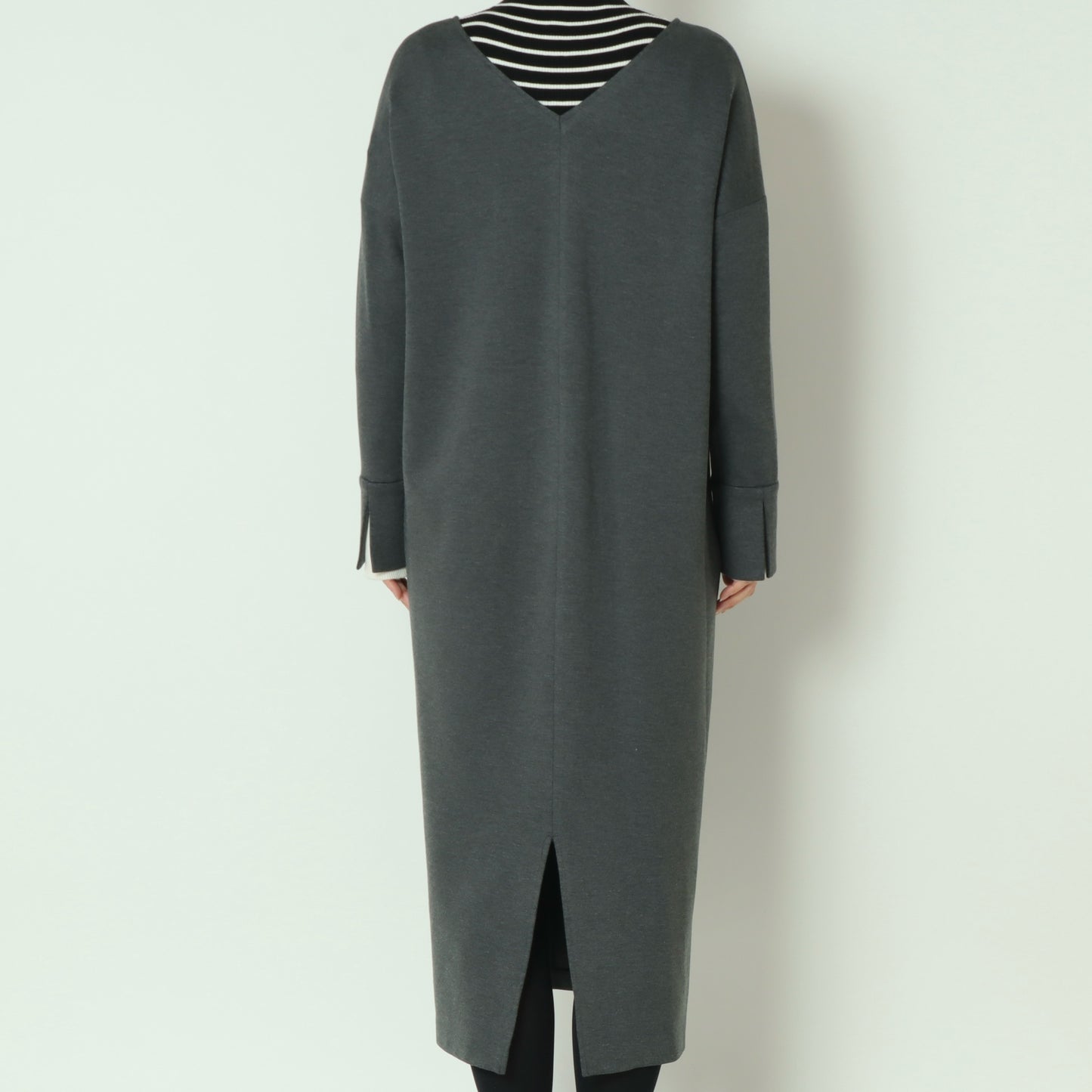 Vネックロングスリーブワンピース U2323H-25