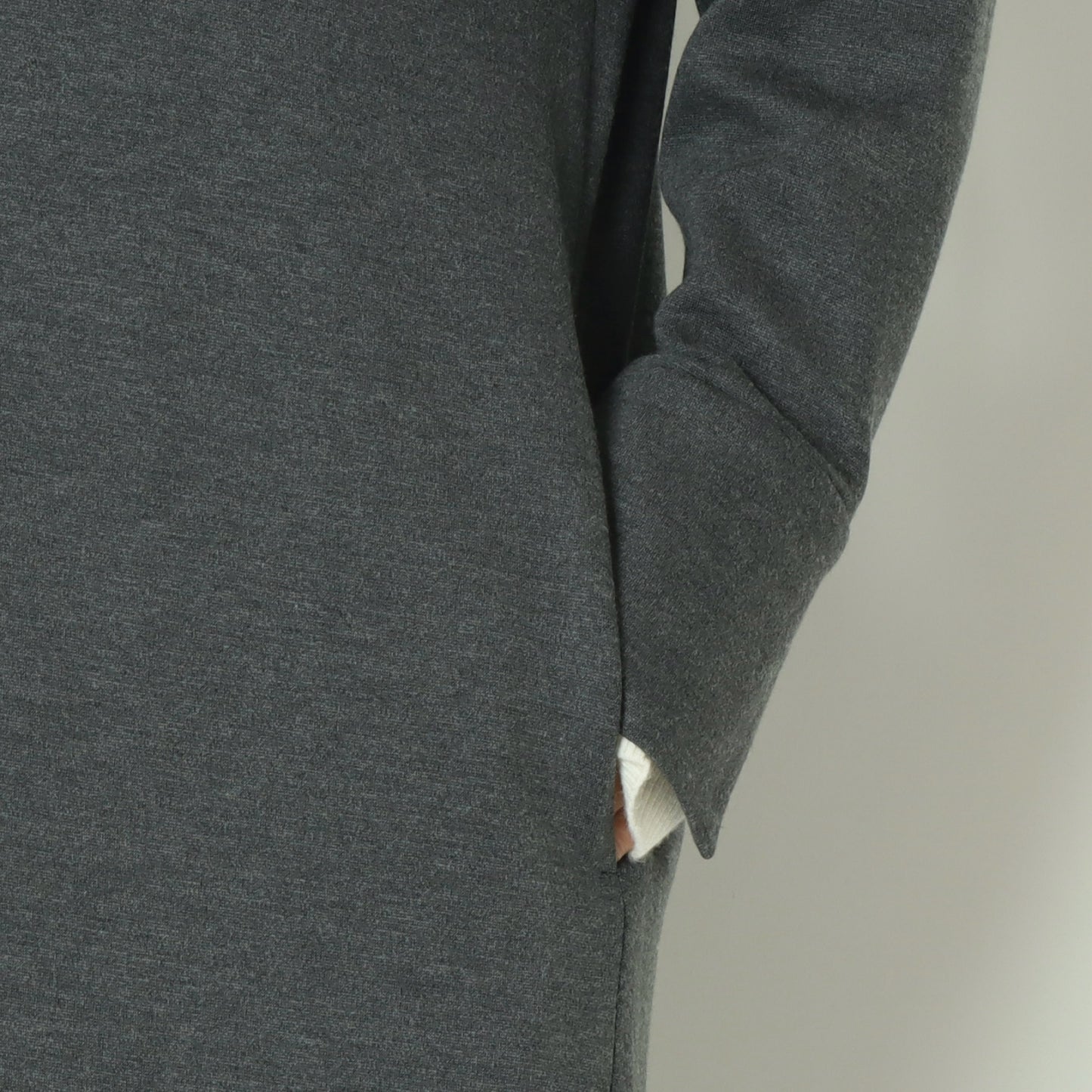 Vネックロングスリーブワンピース U2323H-25