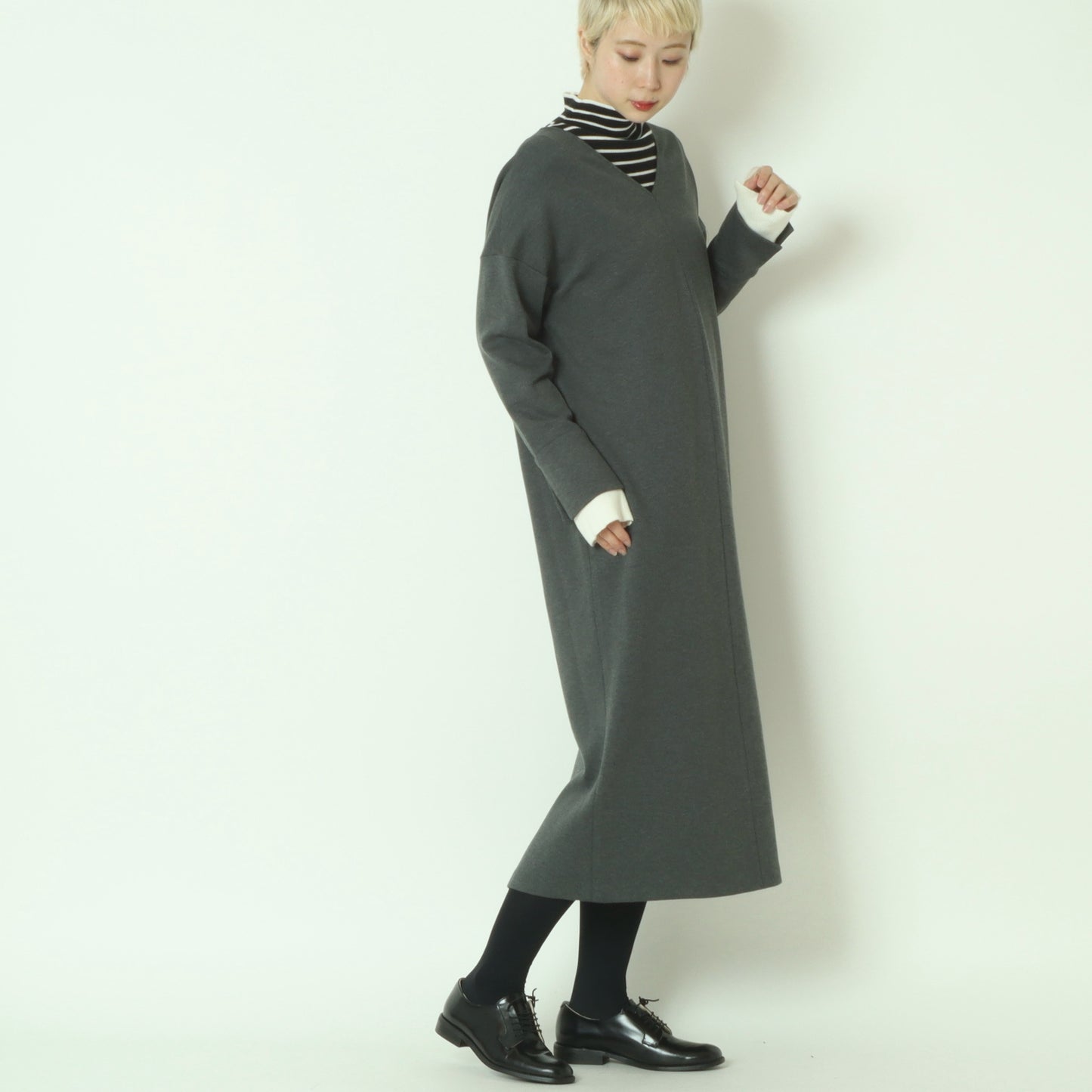 Vネックロングスリーブワンピース U2323H-25