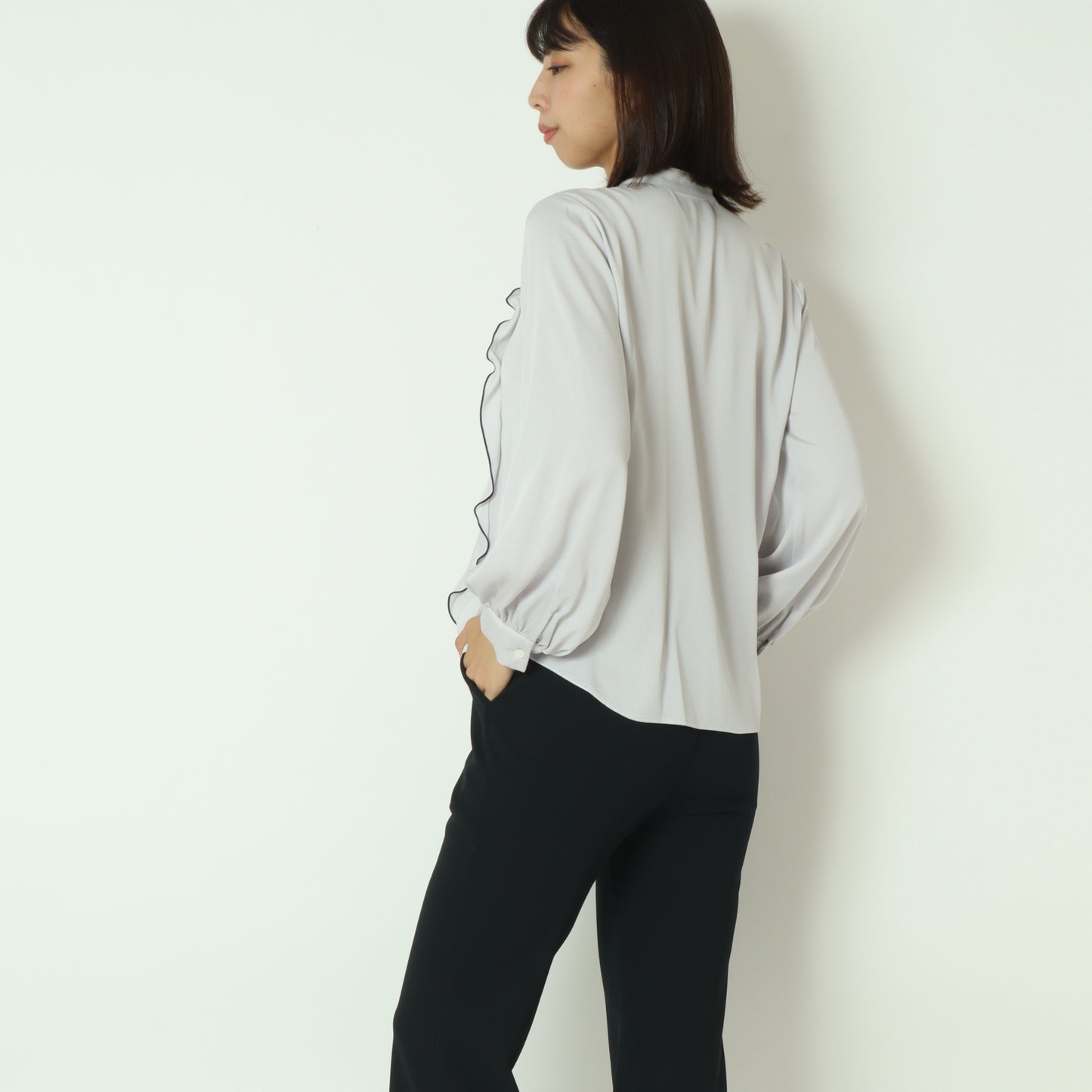 バイカラーフリルラインブラウス  531436