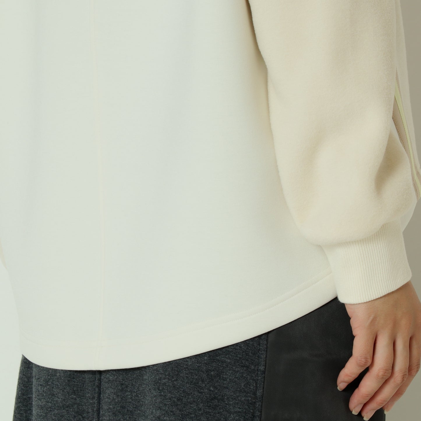 ライン入りハイネックプルオーバー  531963