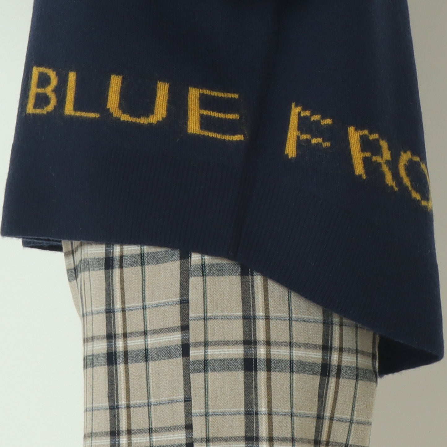 カシミヤ混ハイネックロゴニット  531973