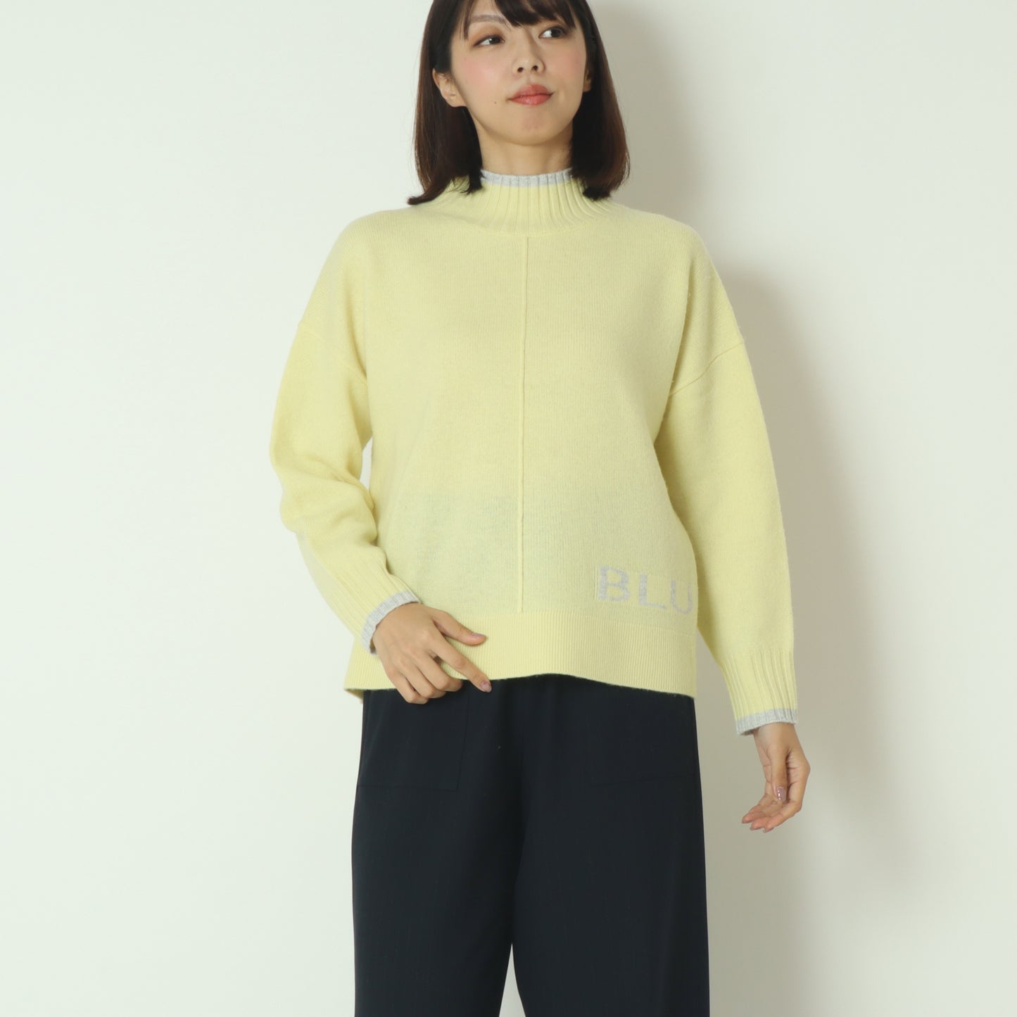 カシミヤ混ハイネックロゴニット  531973