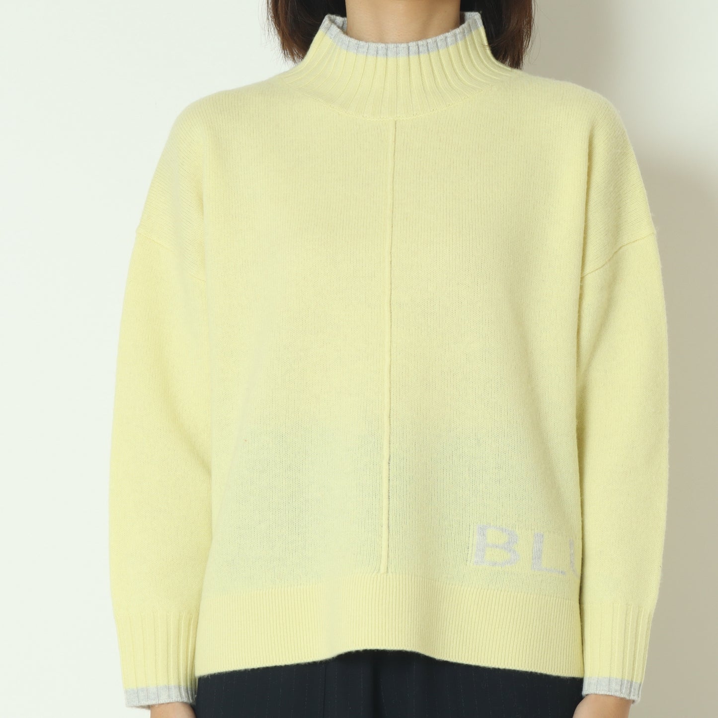 カシミヤ混ハイネックロゴニット  531973