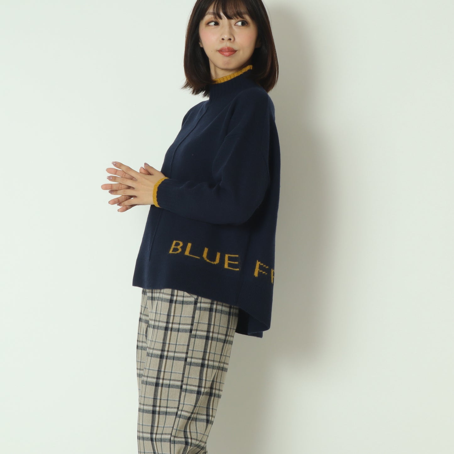 カシミヤ混ハイネックロゴニット  531973