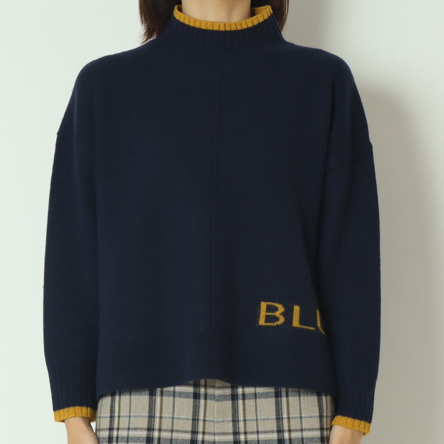 カシミヤ混ハイネックロゴニット  531973