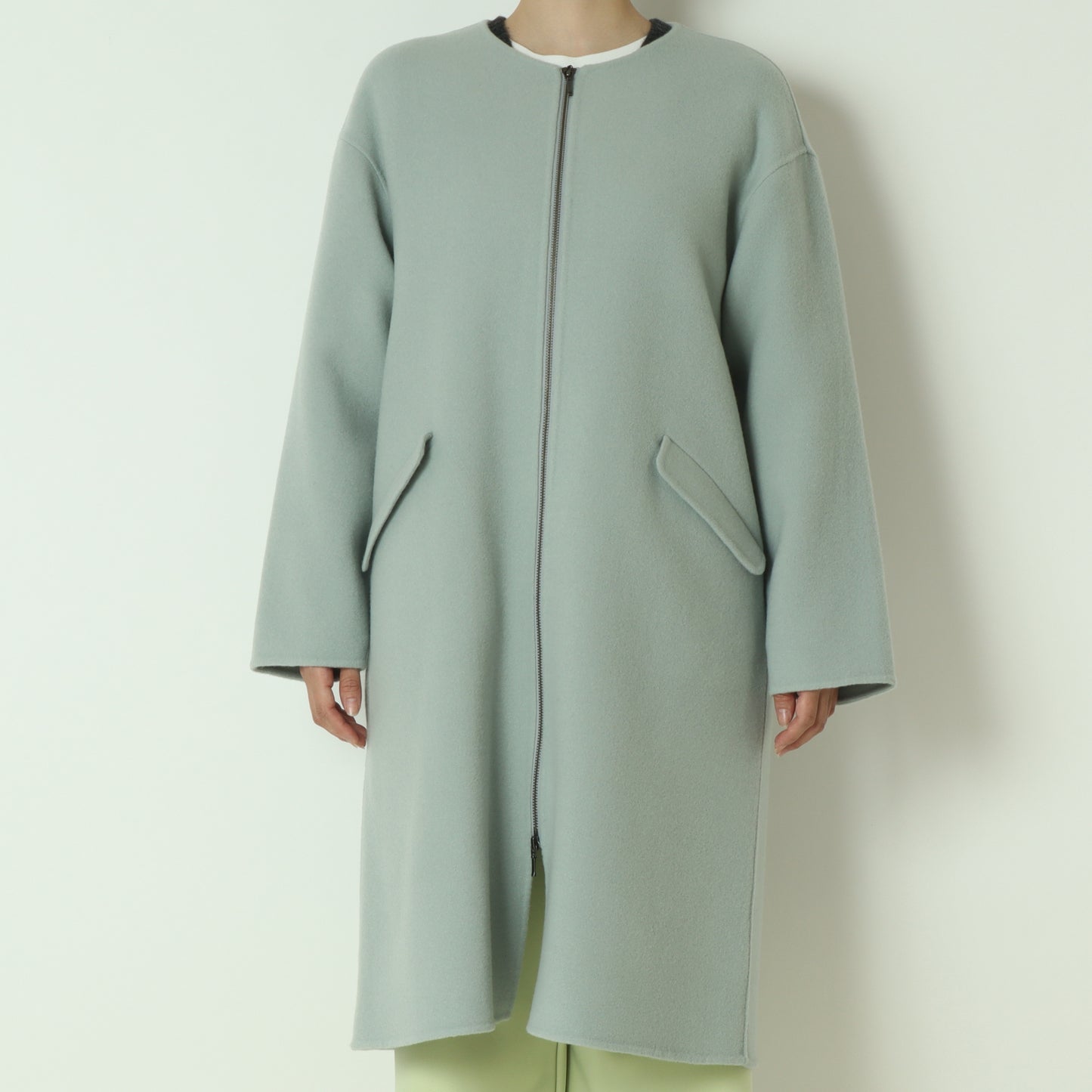 ノーカラーダブルジップロングコート  55224556