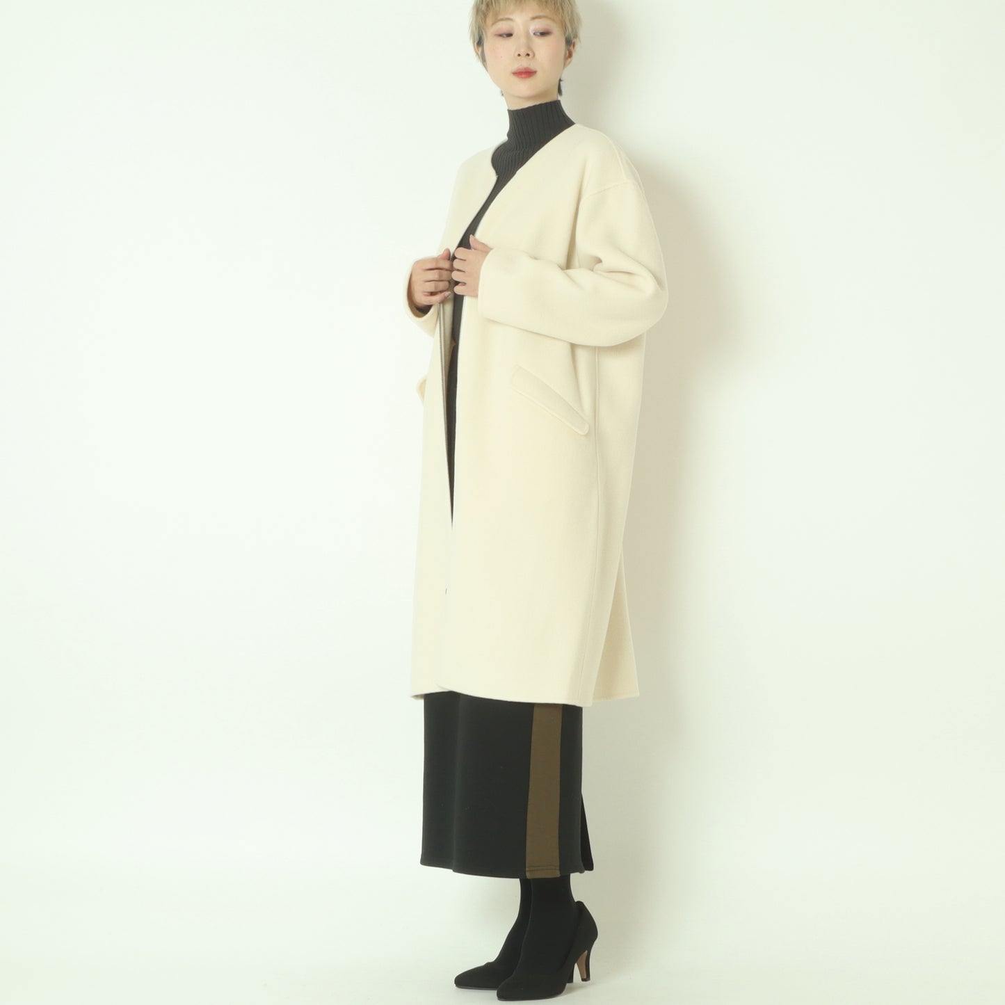 ノーカラーダブルジップロングコート  55224556