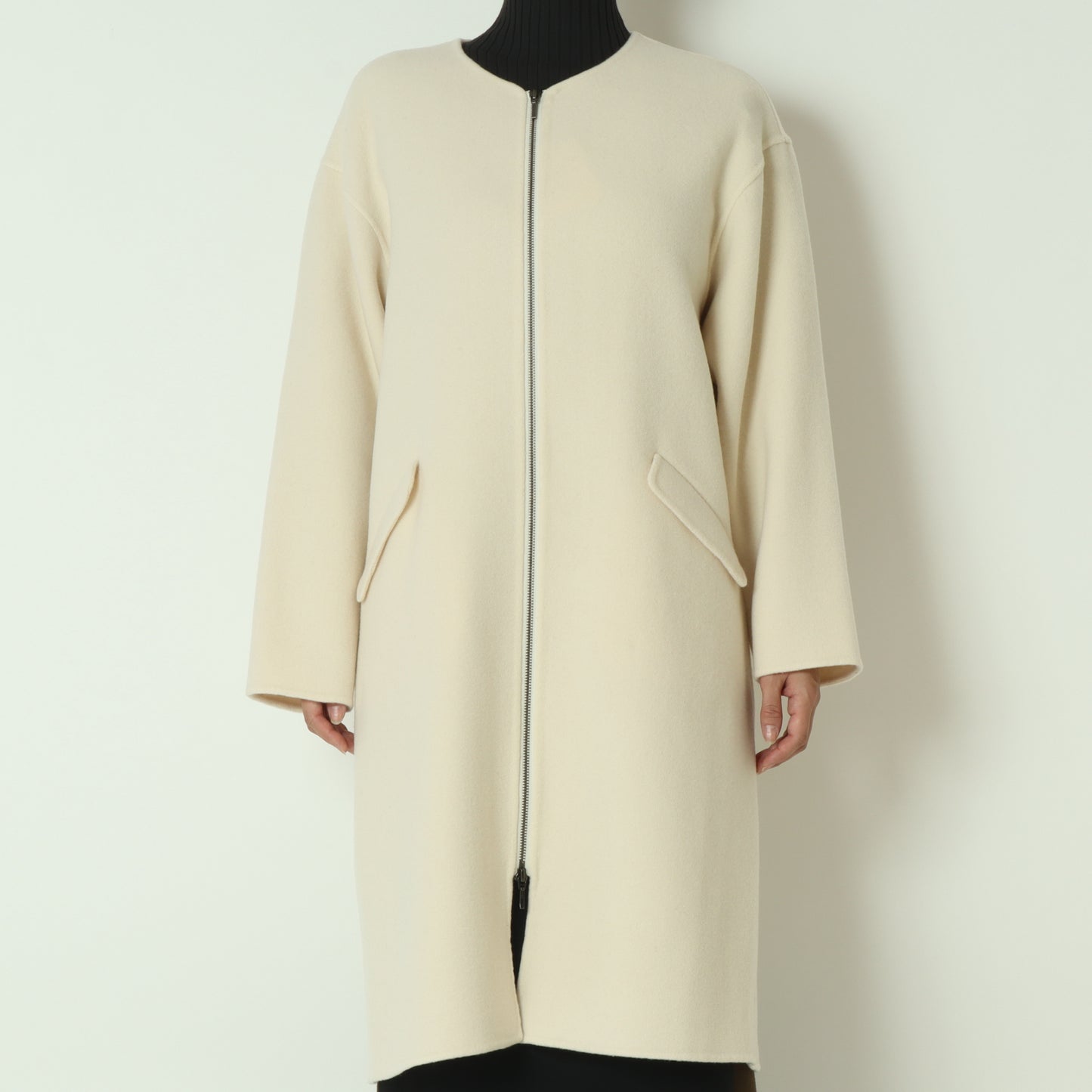 ノーカラーダブルジップロングコート  55224556