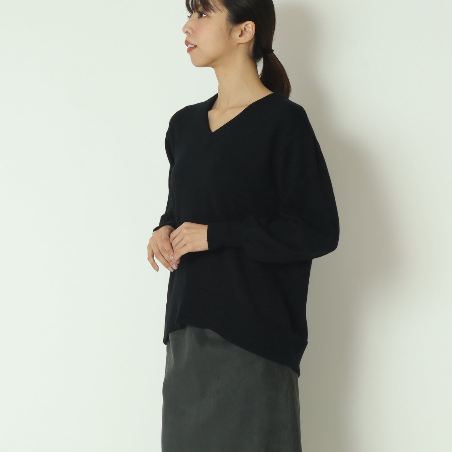 Vネックウールニットセーター 57143