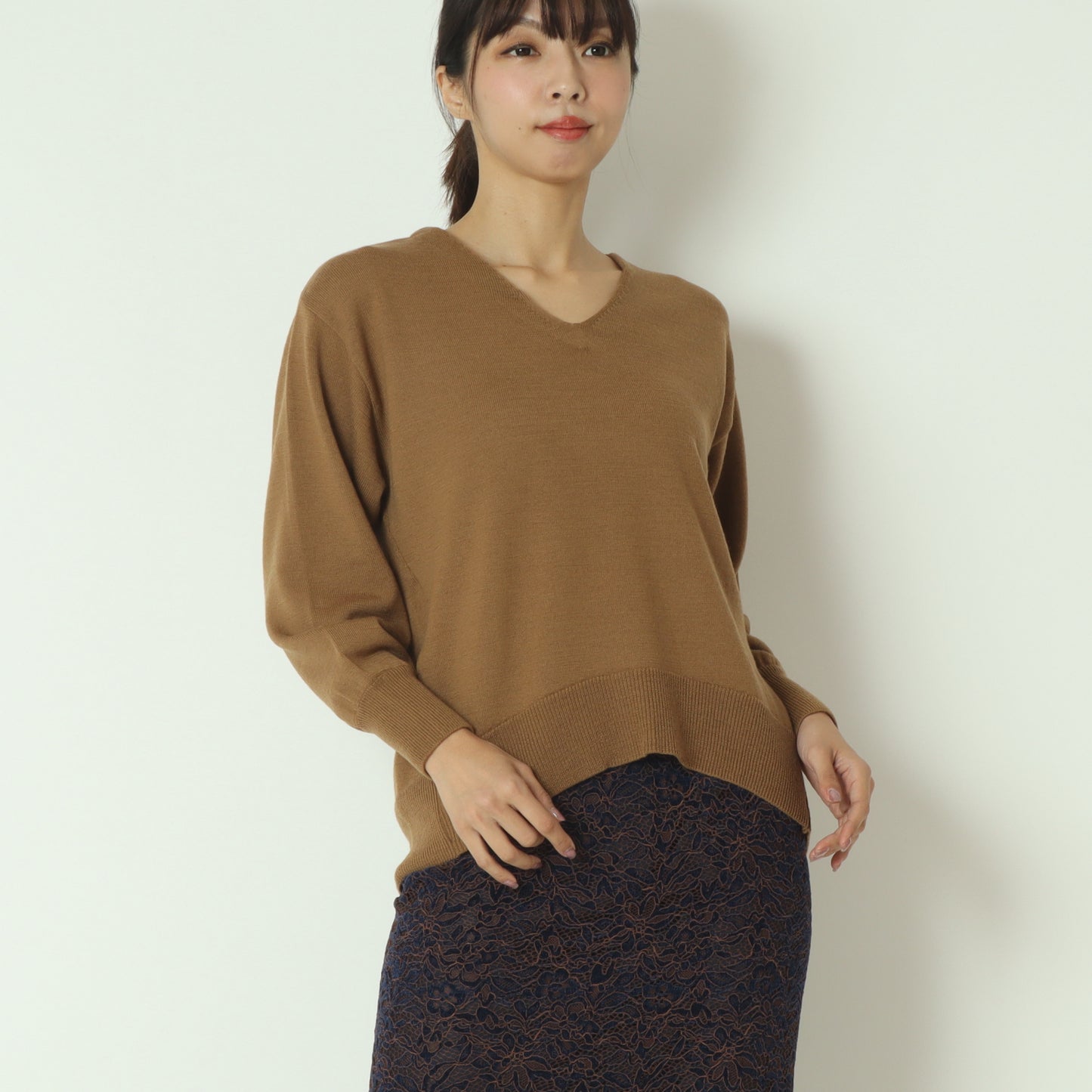 Vネックウールニットセーター 57143