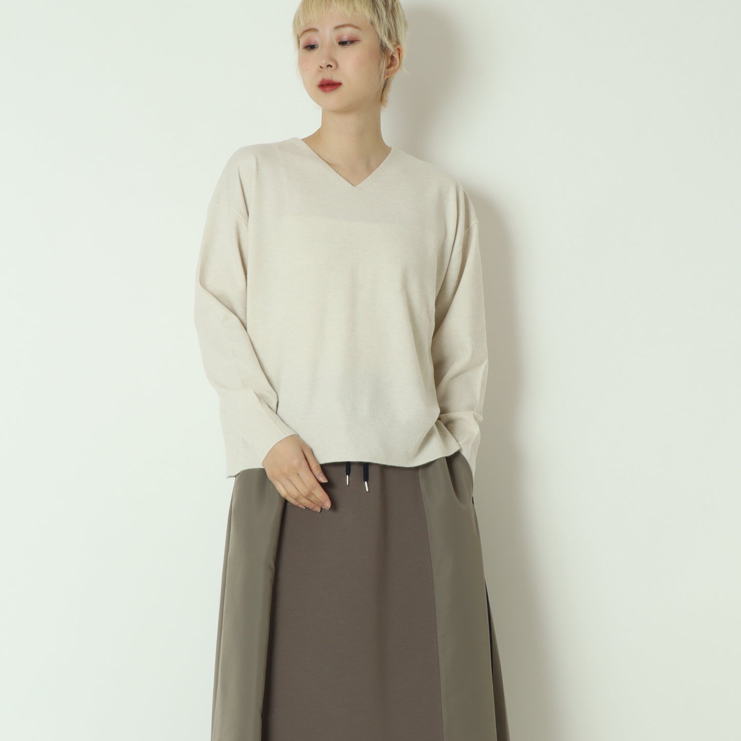 Vネックニットプルオーバー 523811
