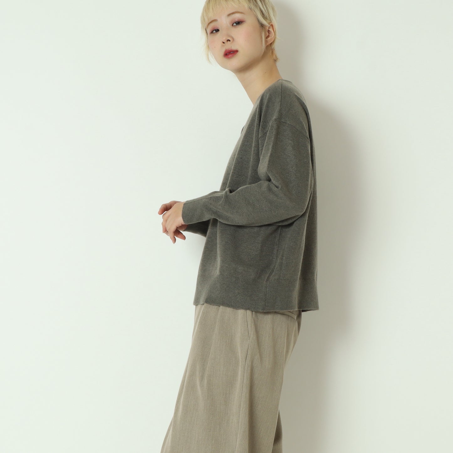 Vネックニットプルオーバー 523811