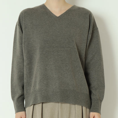 Vネックニットプルオーバー 523811