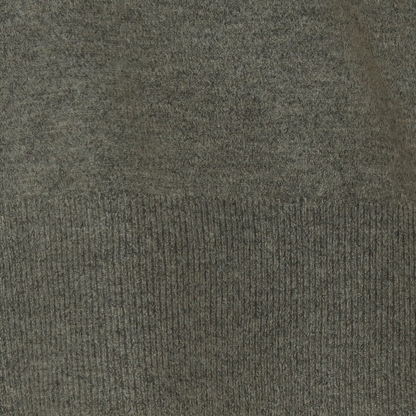 Vネックニットプルオーバー 523811