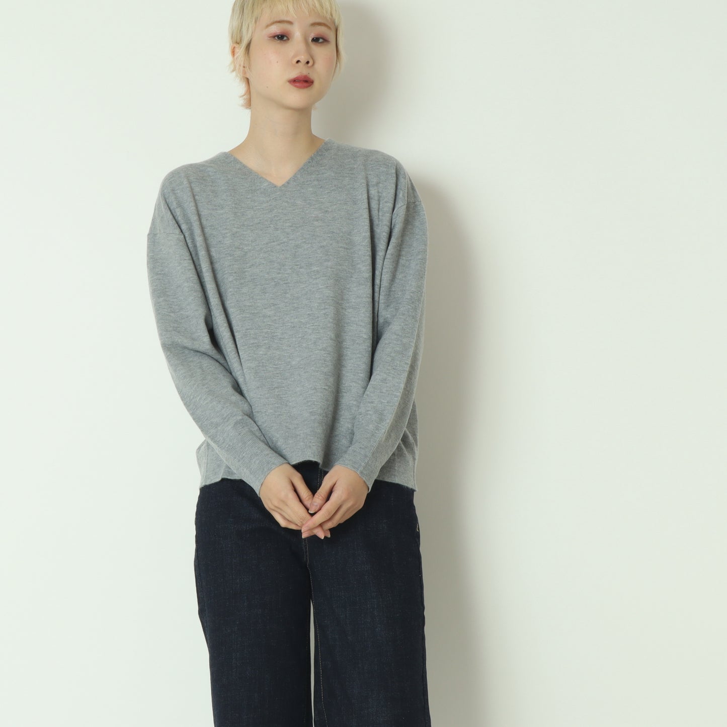Vネックニットプルオーバー 523811