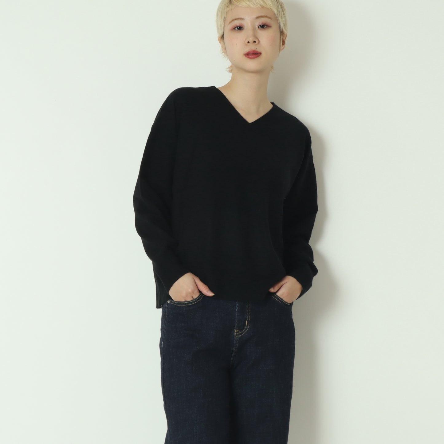 Vネックニットプルオーバー 523811