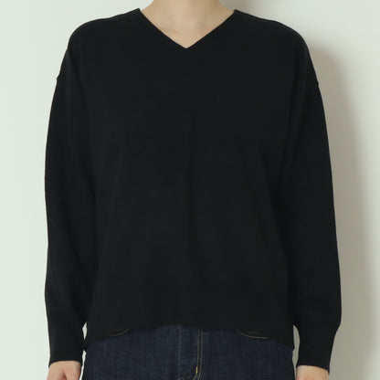 Vネックニットプルオーバー 523811