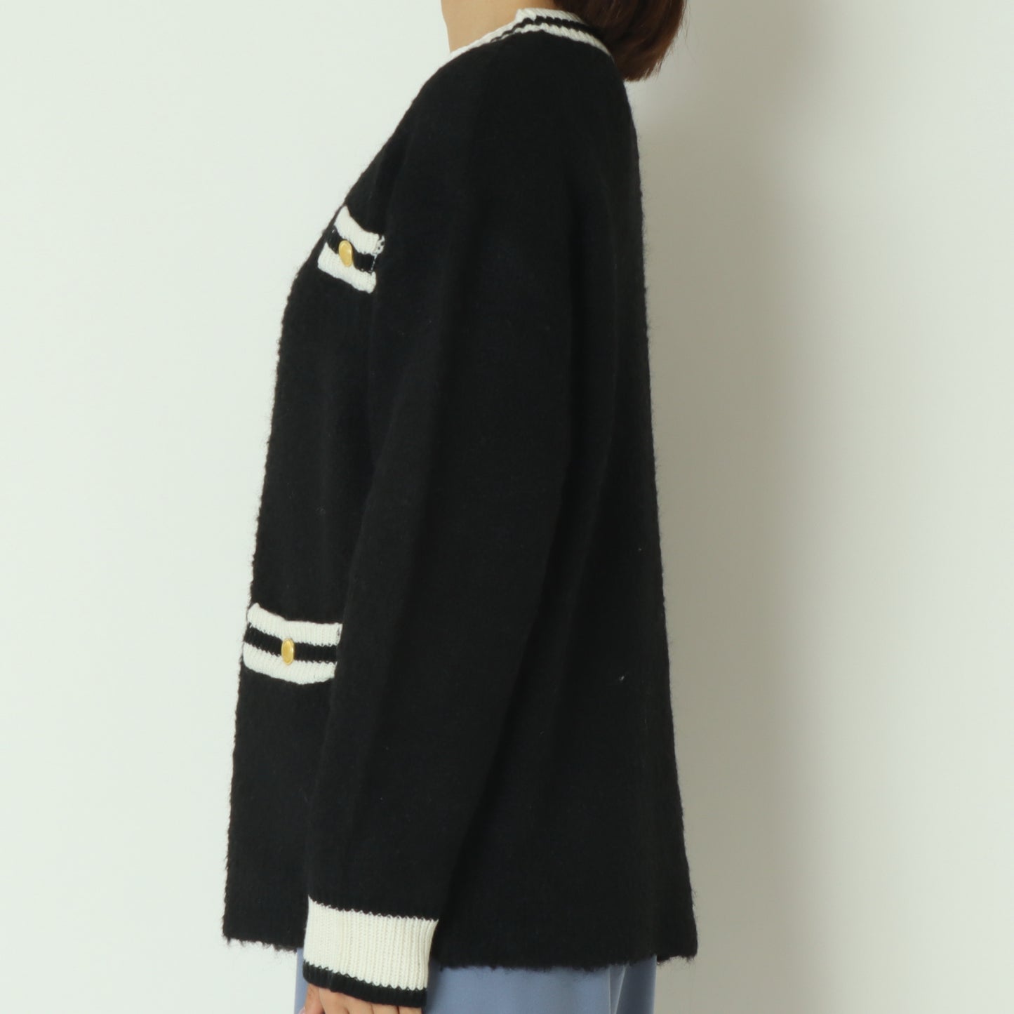 ゴールドボタンラインカーディガン D8632