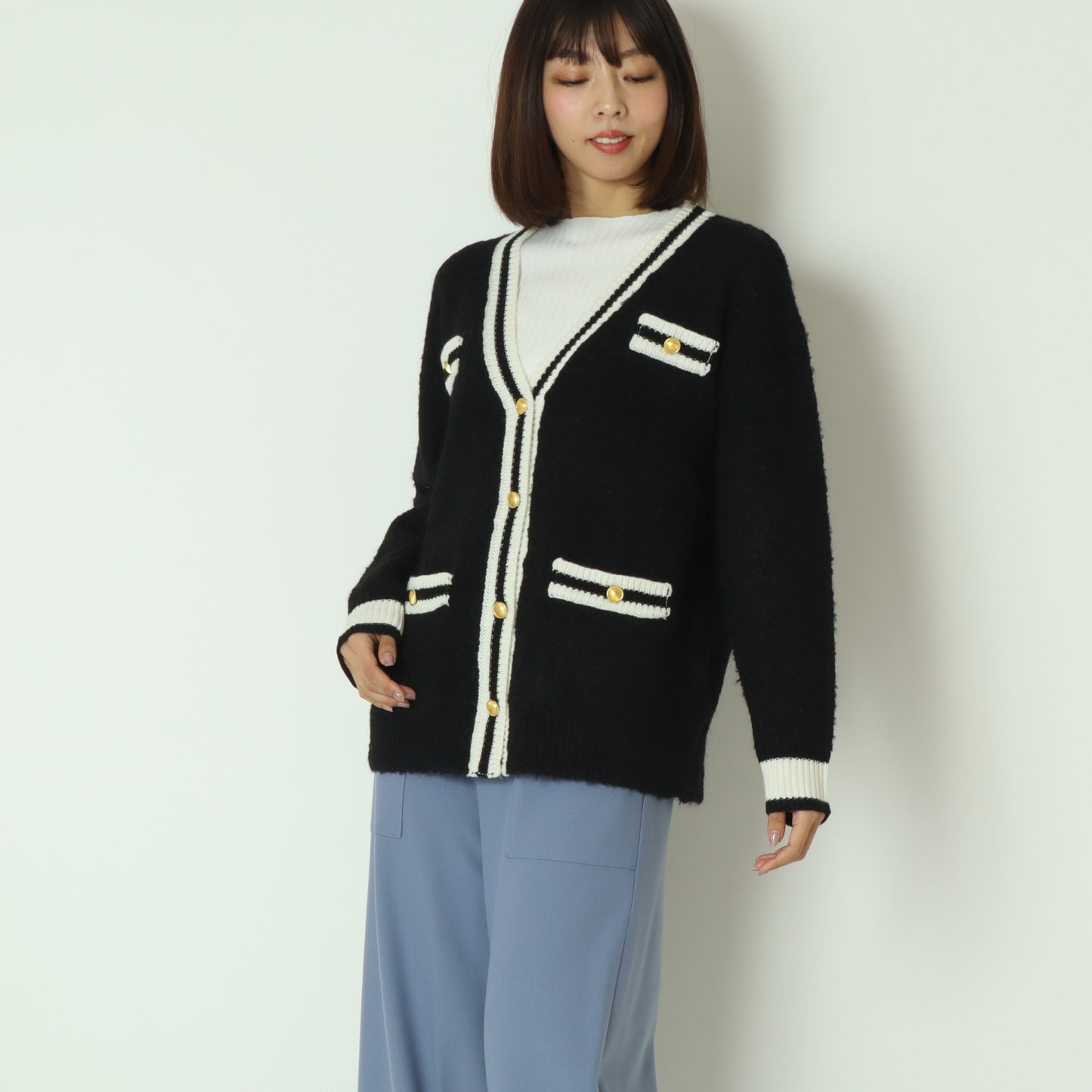 ゴールドボタンラインカーディガン D8632