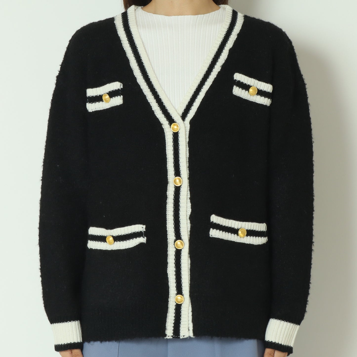 ゴールドボタンラインカーディガン D8632