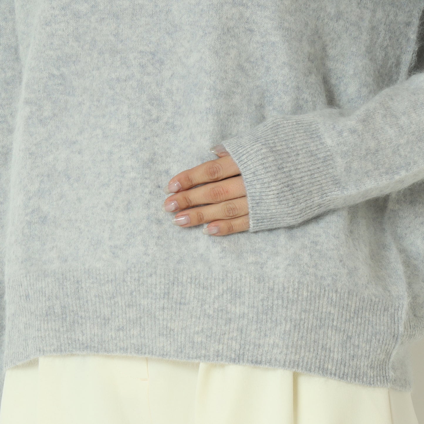 エアリータッチカシミヤニットプルオーバー H625309