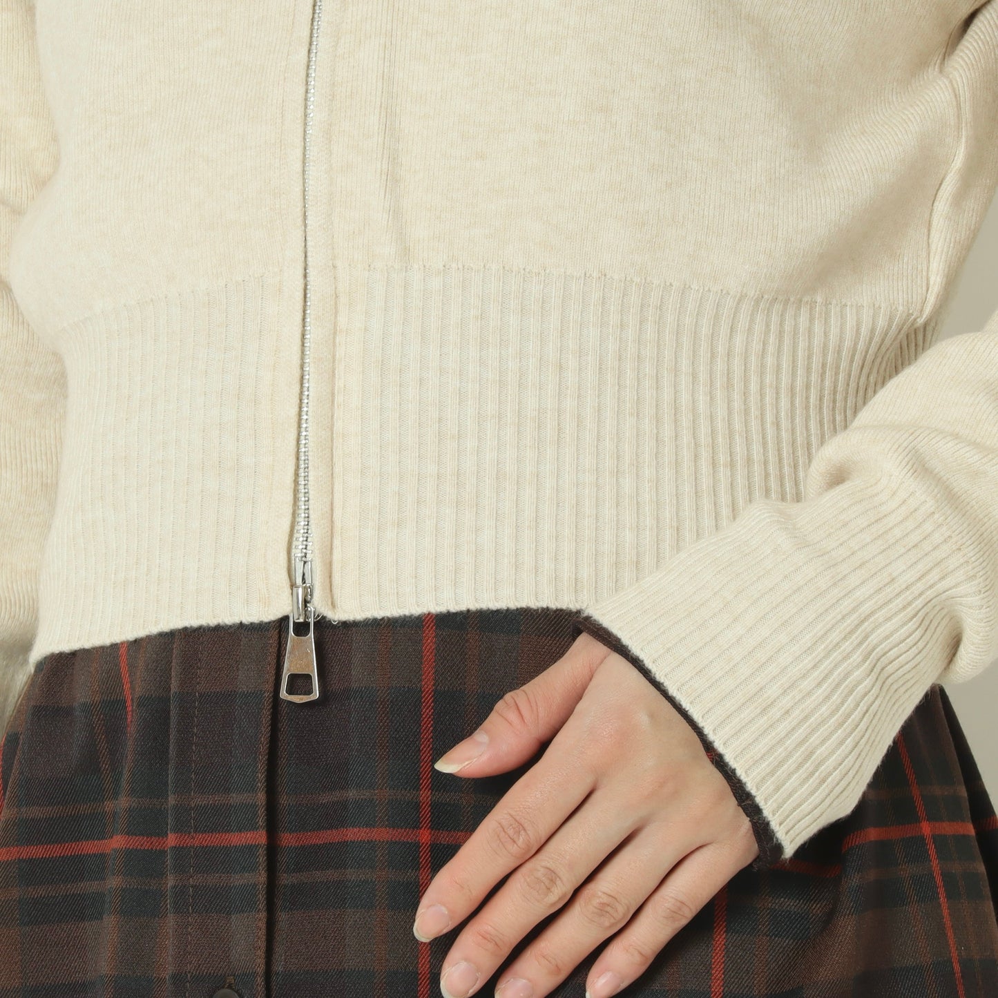 ハイネックジップニット H625312