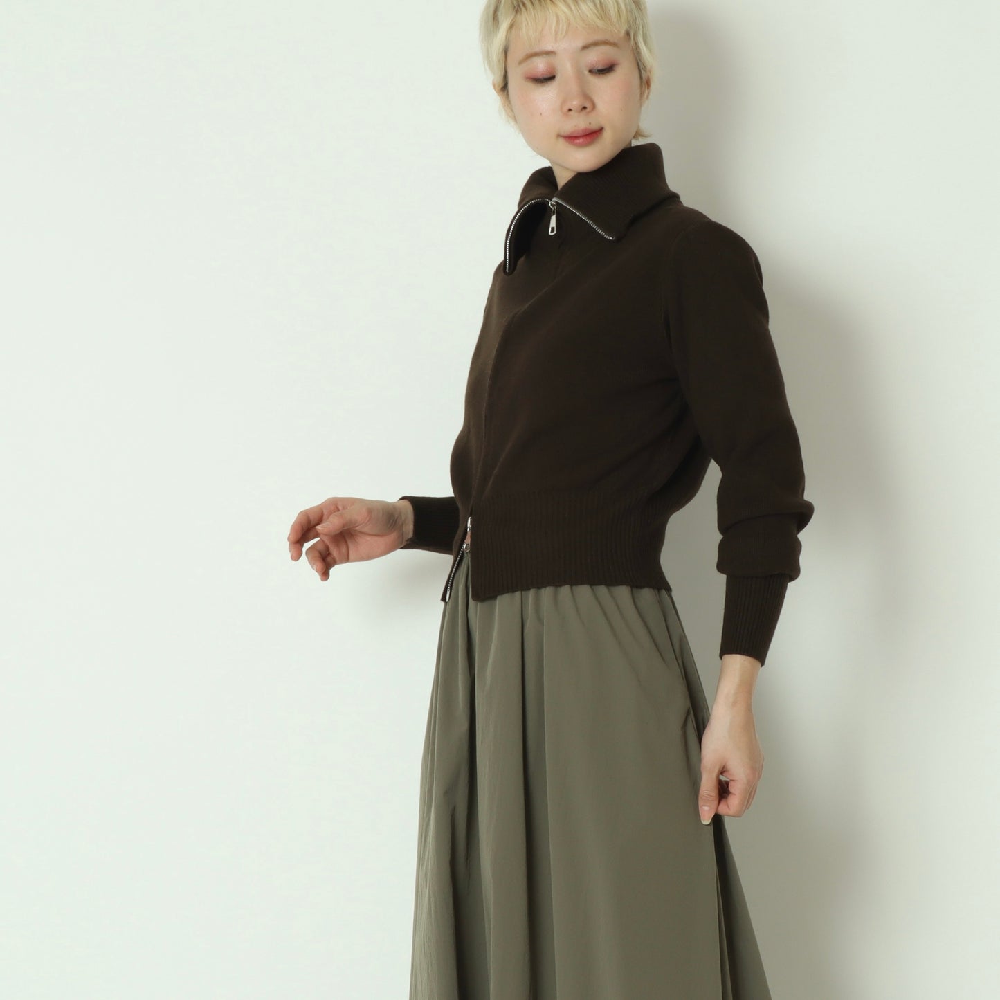 ハイネックジップニット H625312