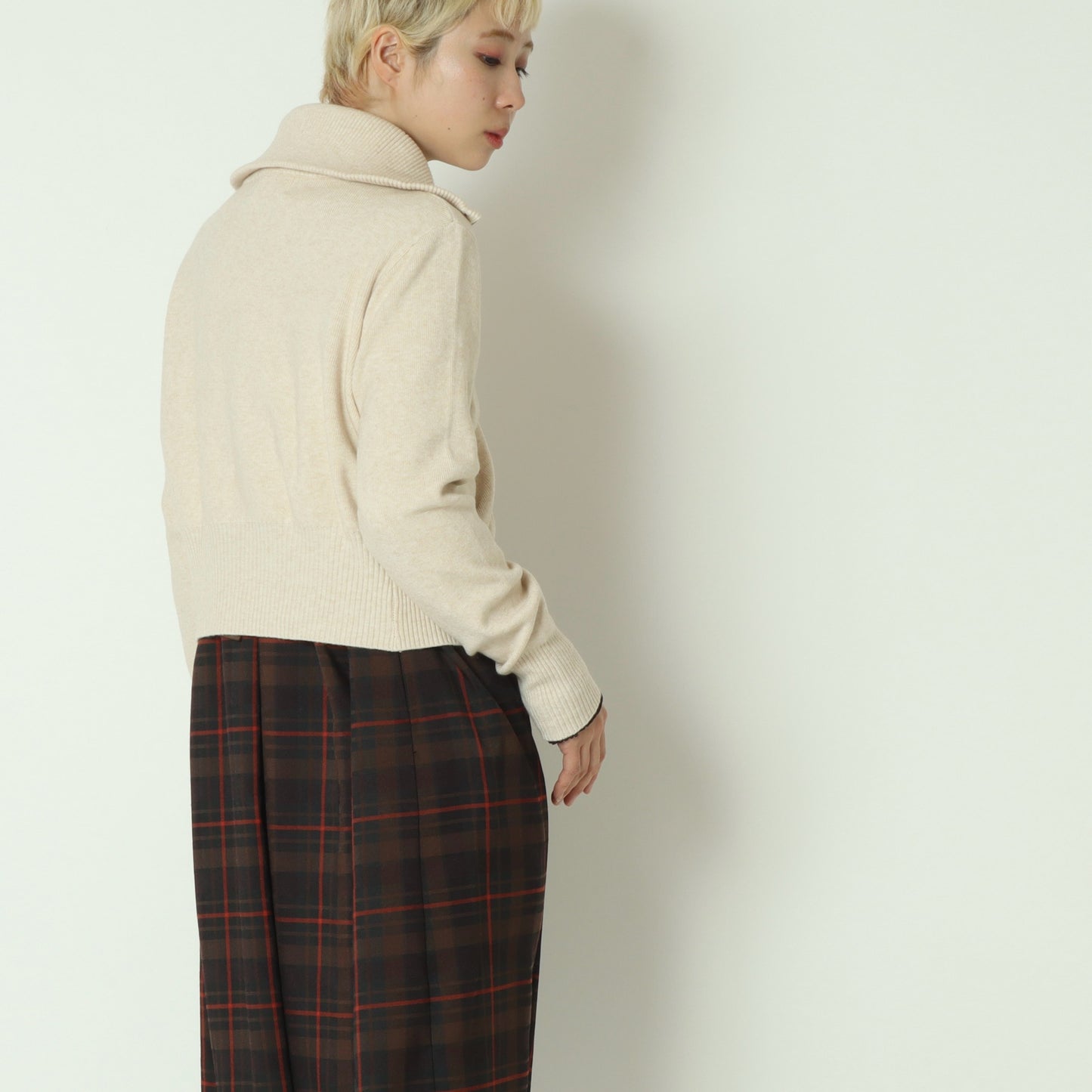 ハイネックジップニット H625312