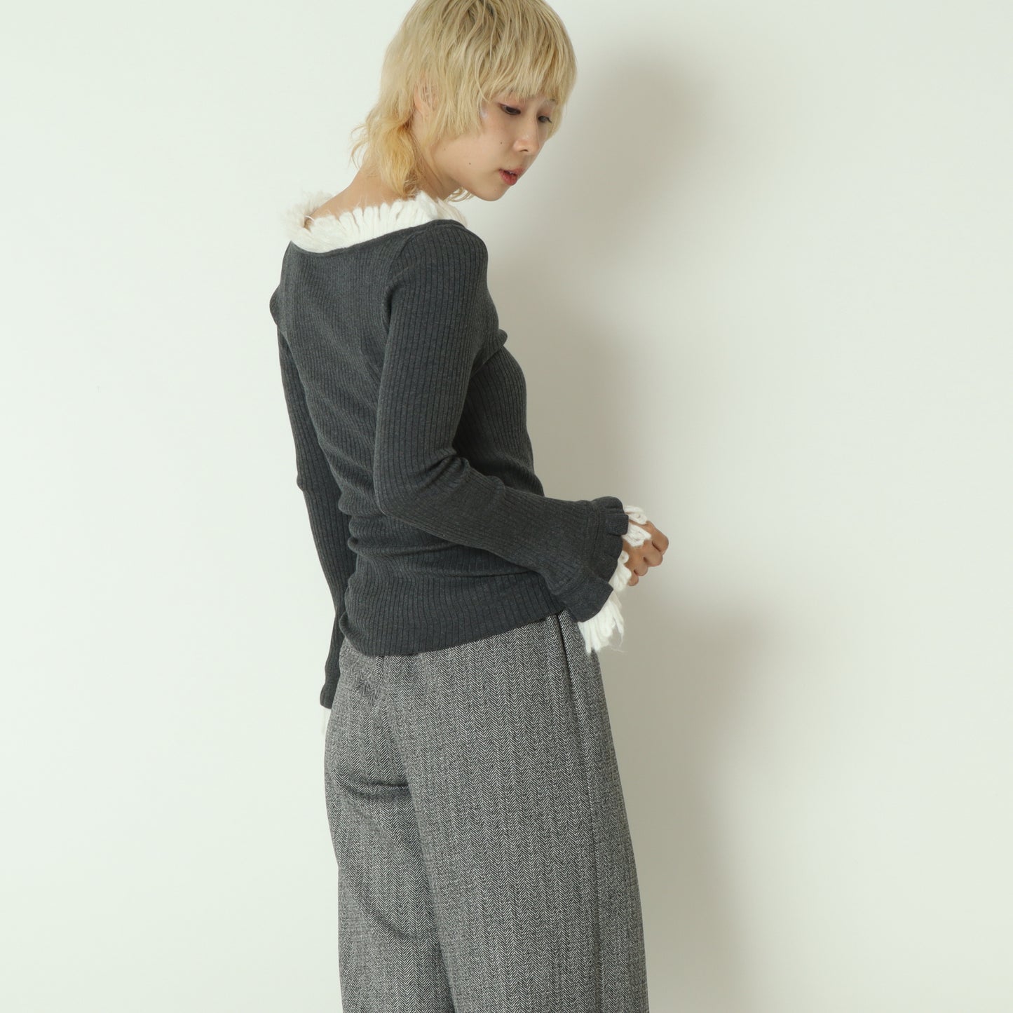 NIEREM（ニーレン）前後2WAYリブニットプルオーバー  M1534390