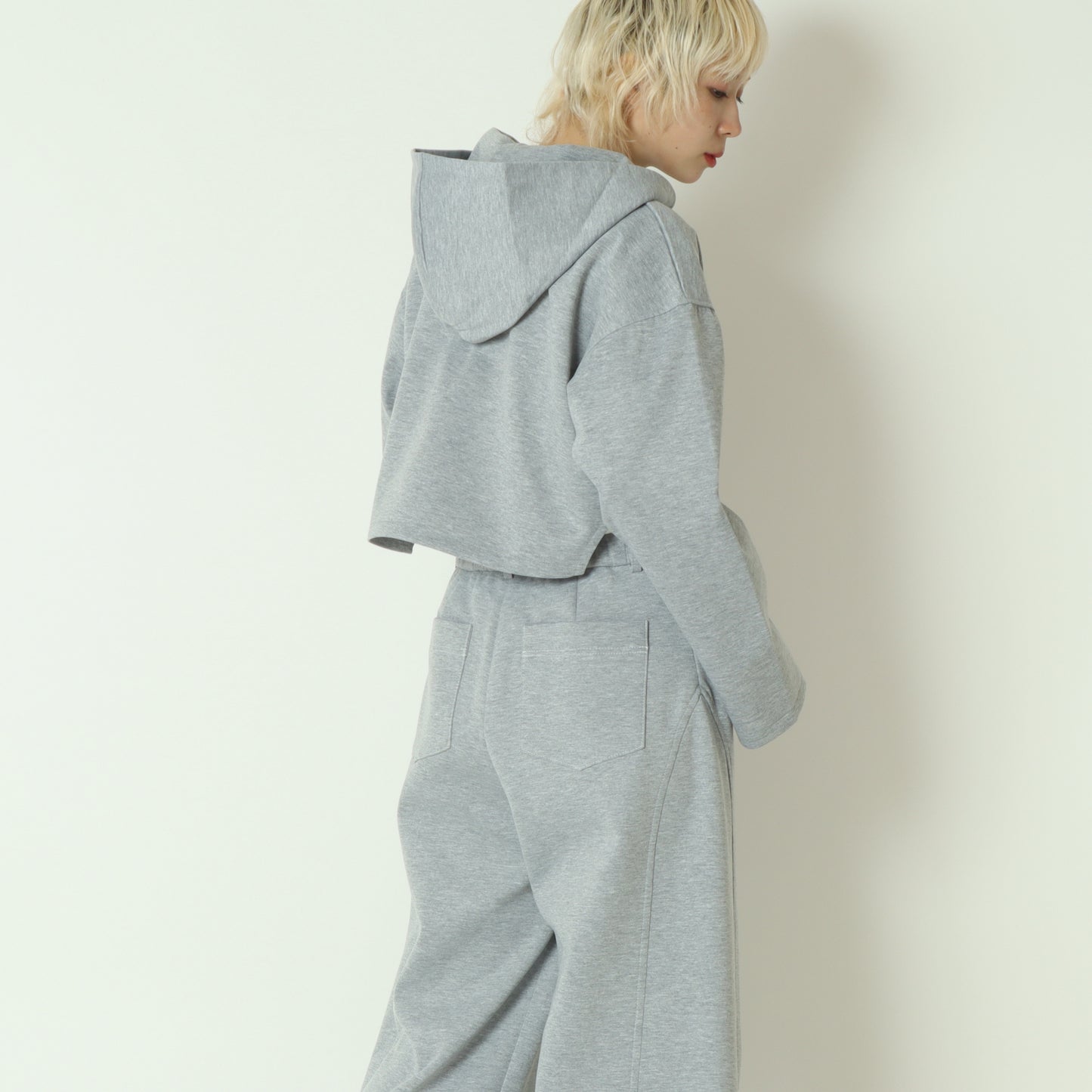 ダンボールニットショート丈パーカー  252A3304