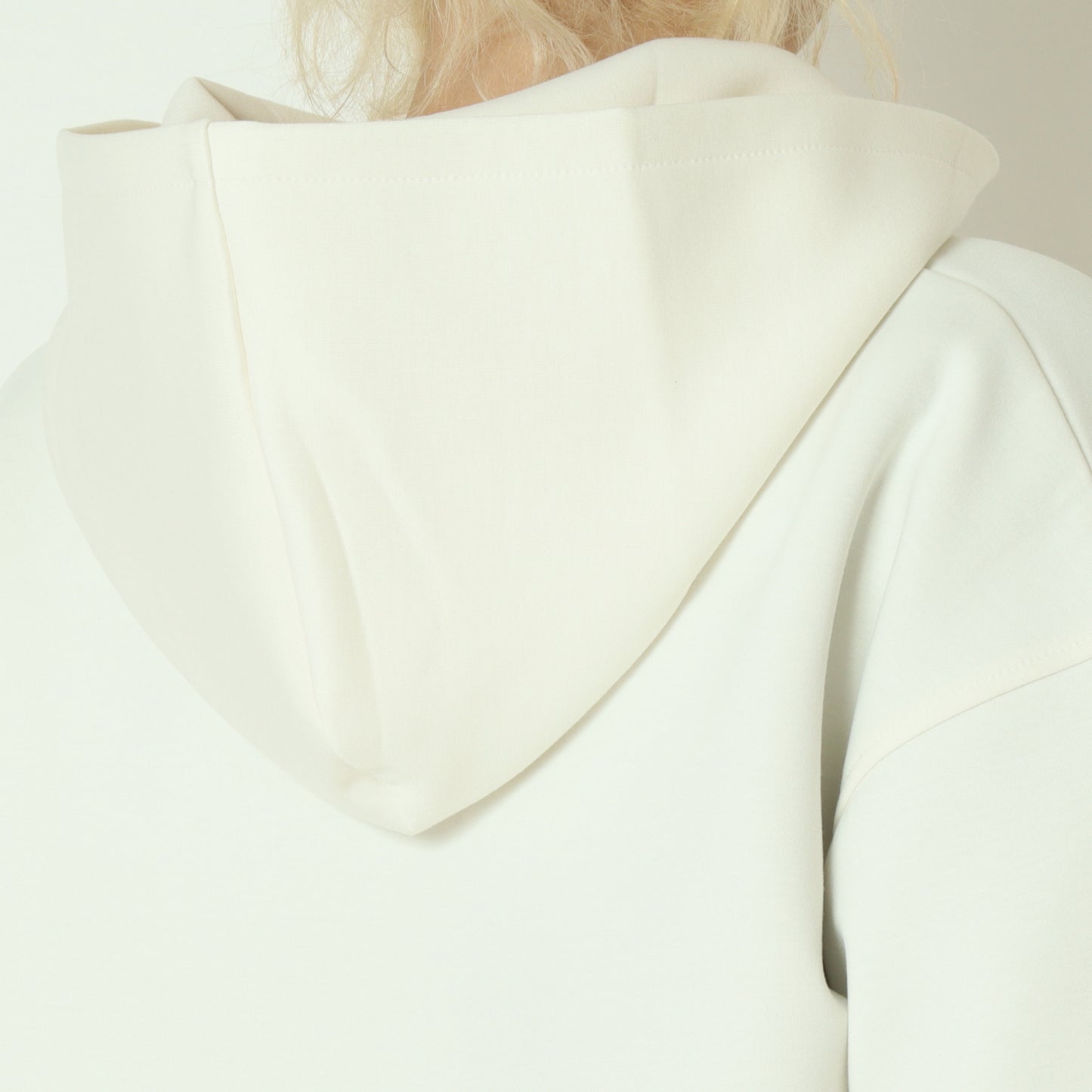 ダンボールニットショート丈パーカー  252A3304