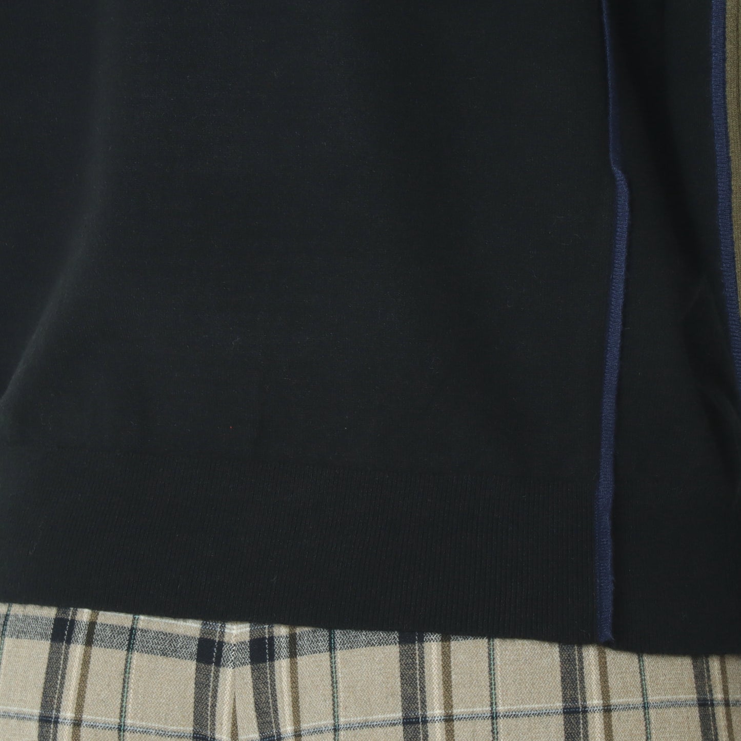 バイカラーパイピングハイネックニット  540003