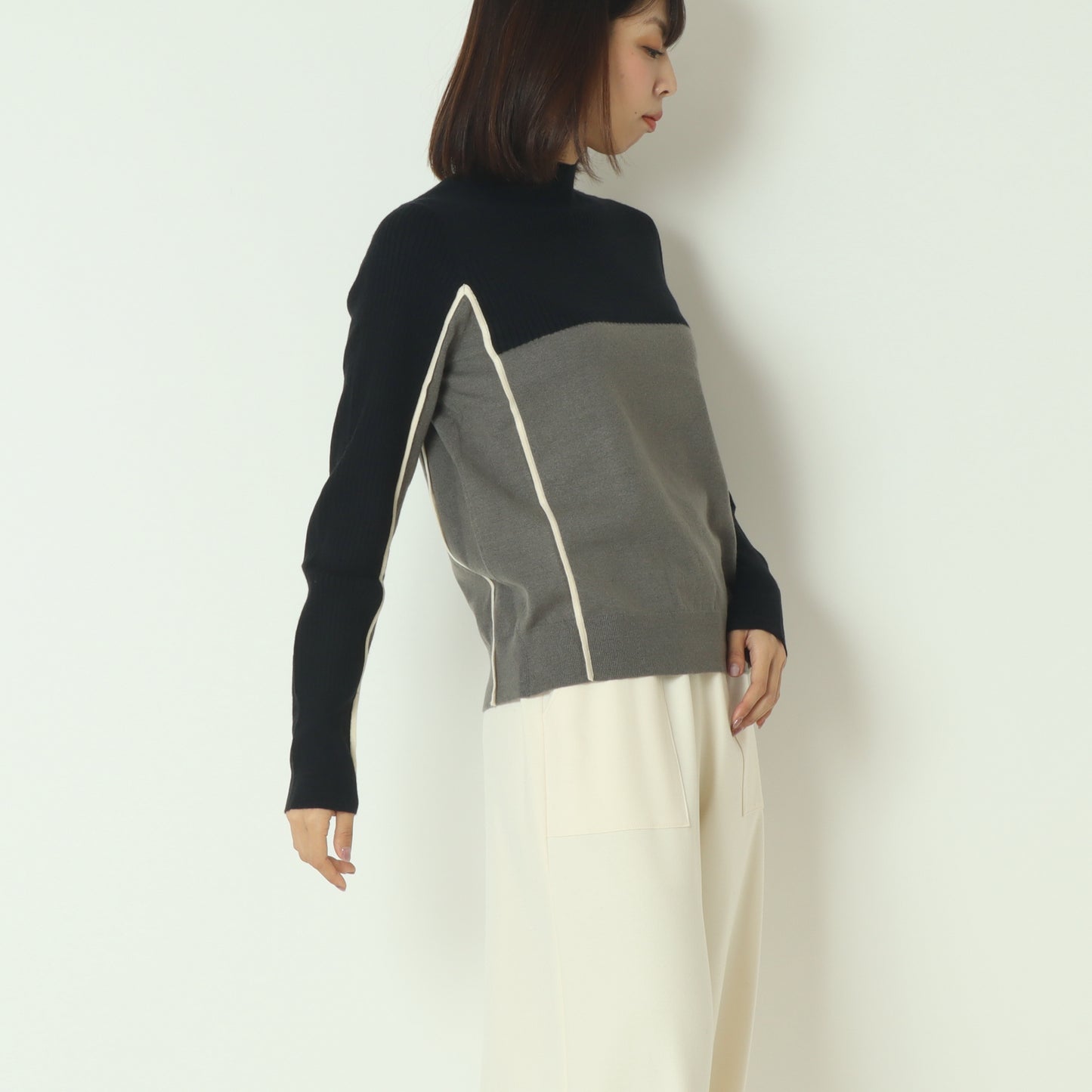 バイカラーパイピングハイネックニット  540003