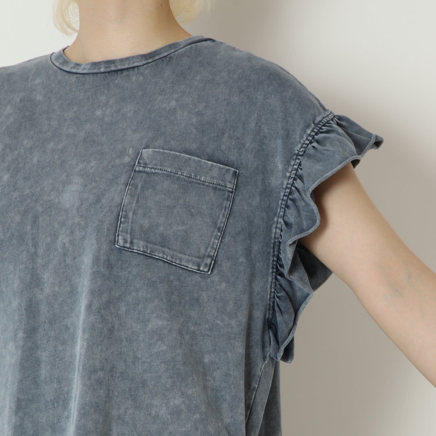 パウダー加工フリルスリーブTシャツ　80268384