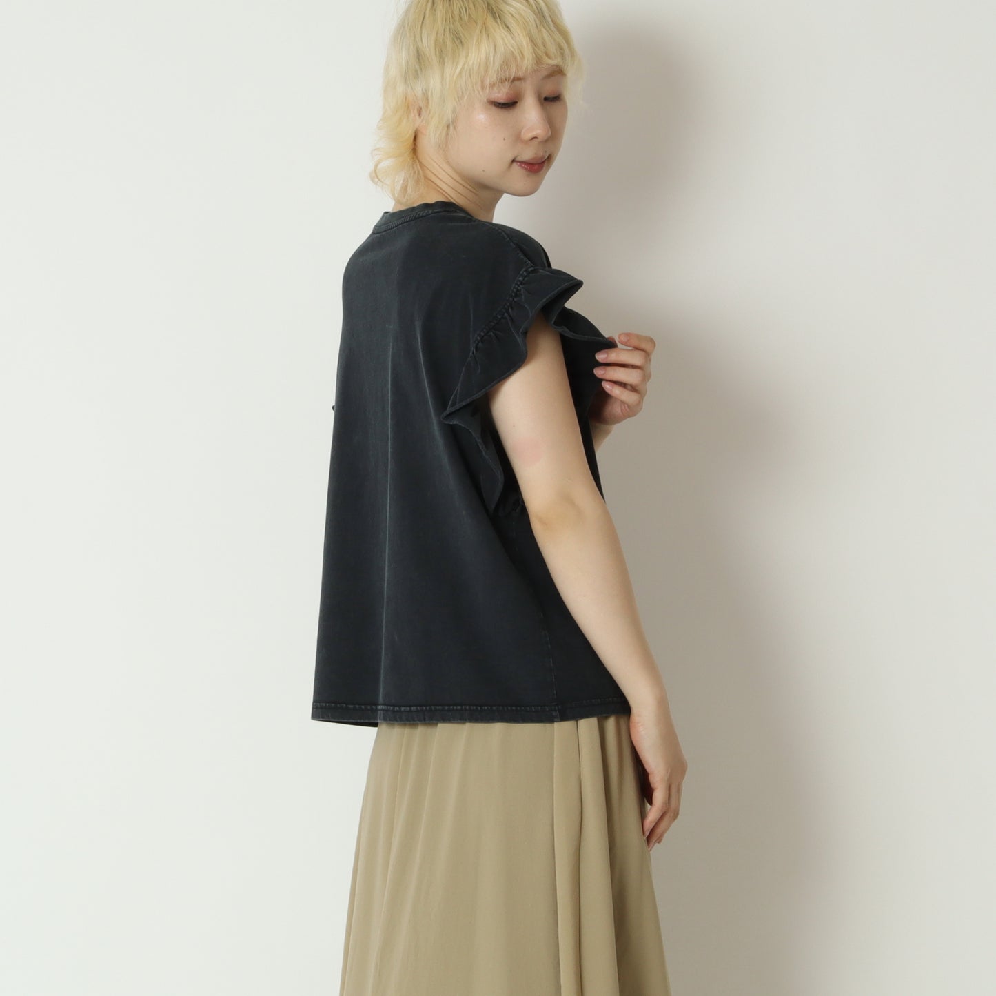 パウダー加工フリルスリーブTシャツ　80268384