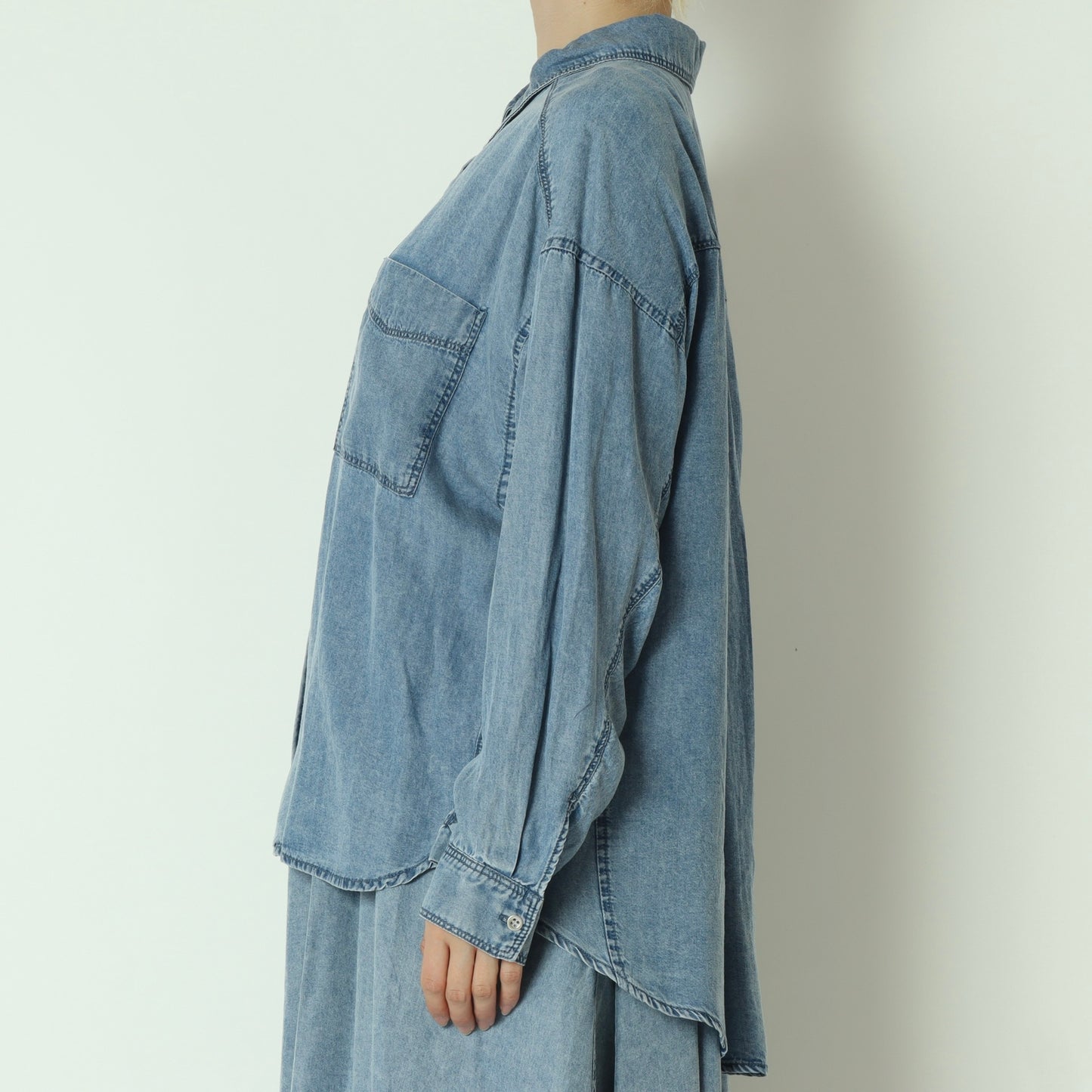 パウダーシルクデニムラウンドブラウス  DR261-0003