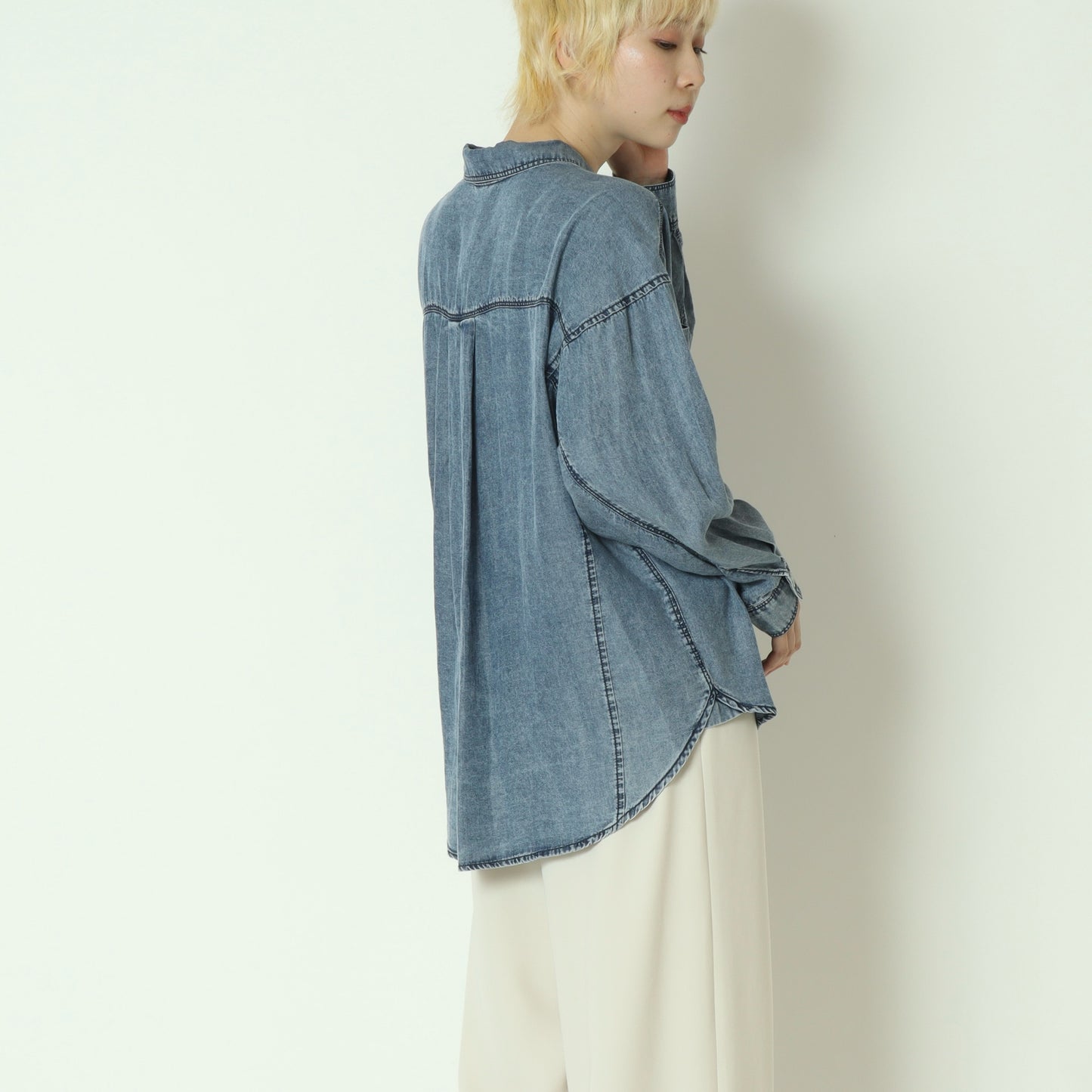 パウダーシルクデニムラウンドブラウス  DR261-0003