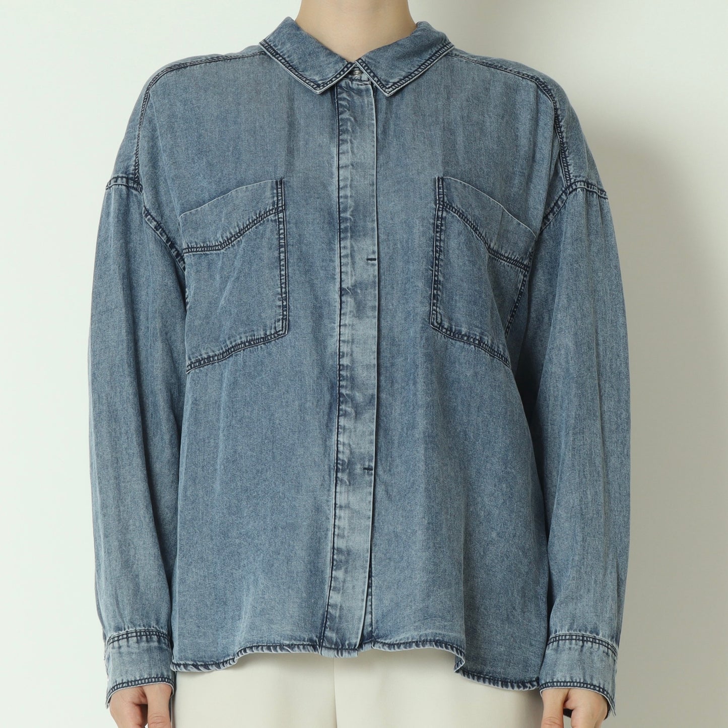 パウダーシルクデニムラウンドブラウス  DR261-0003