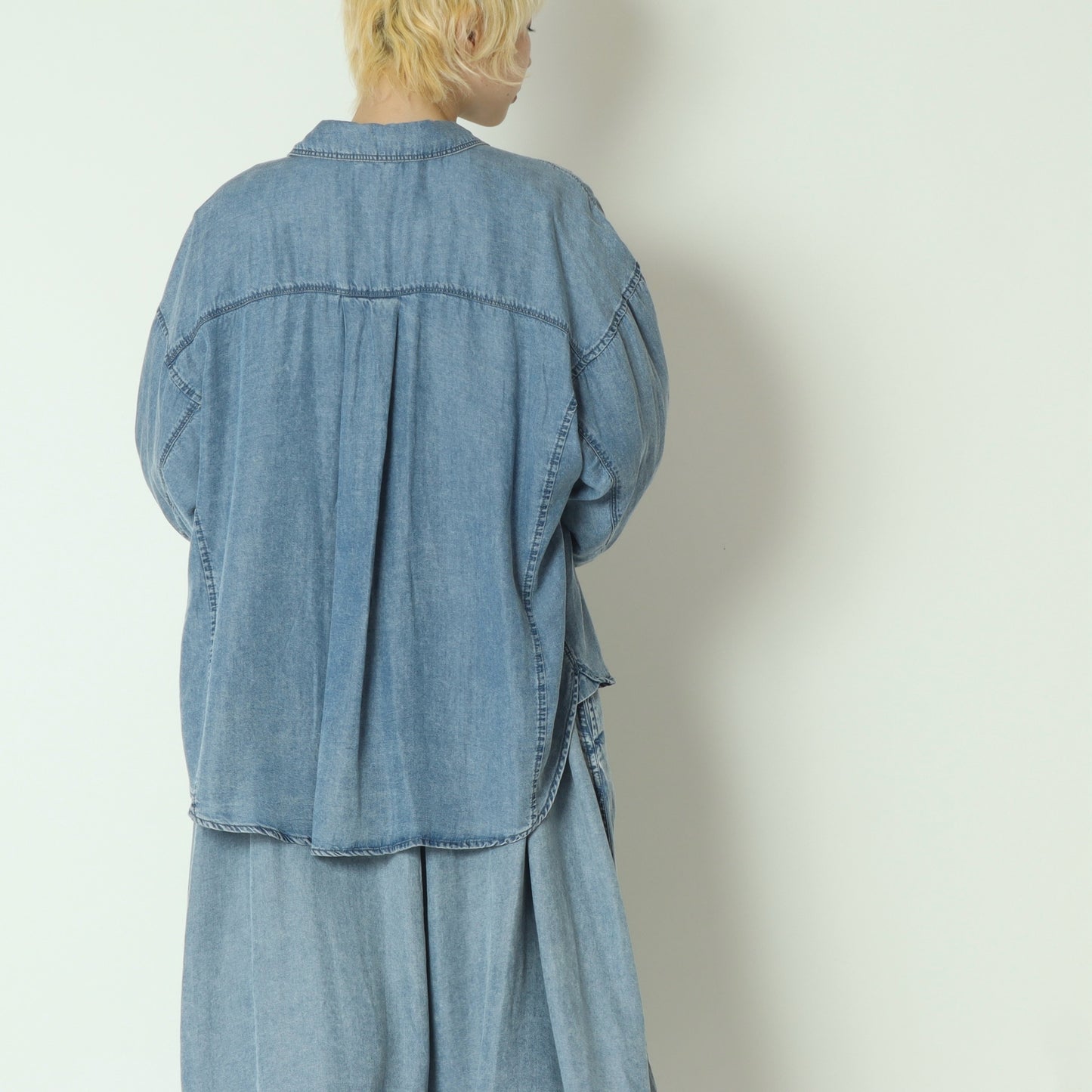 パウダーシルクデニムラウンドブラウス  DR261-0003