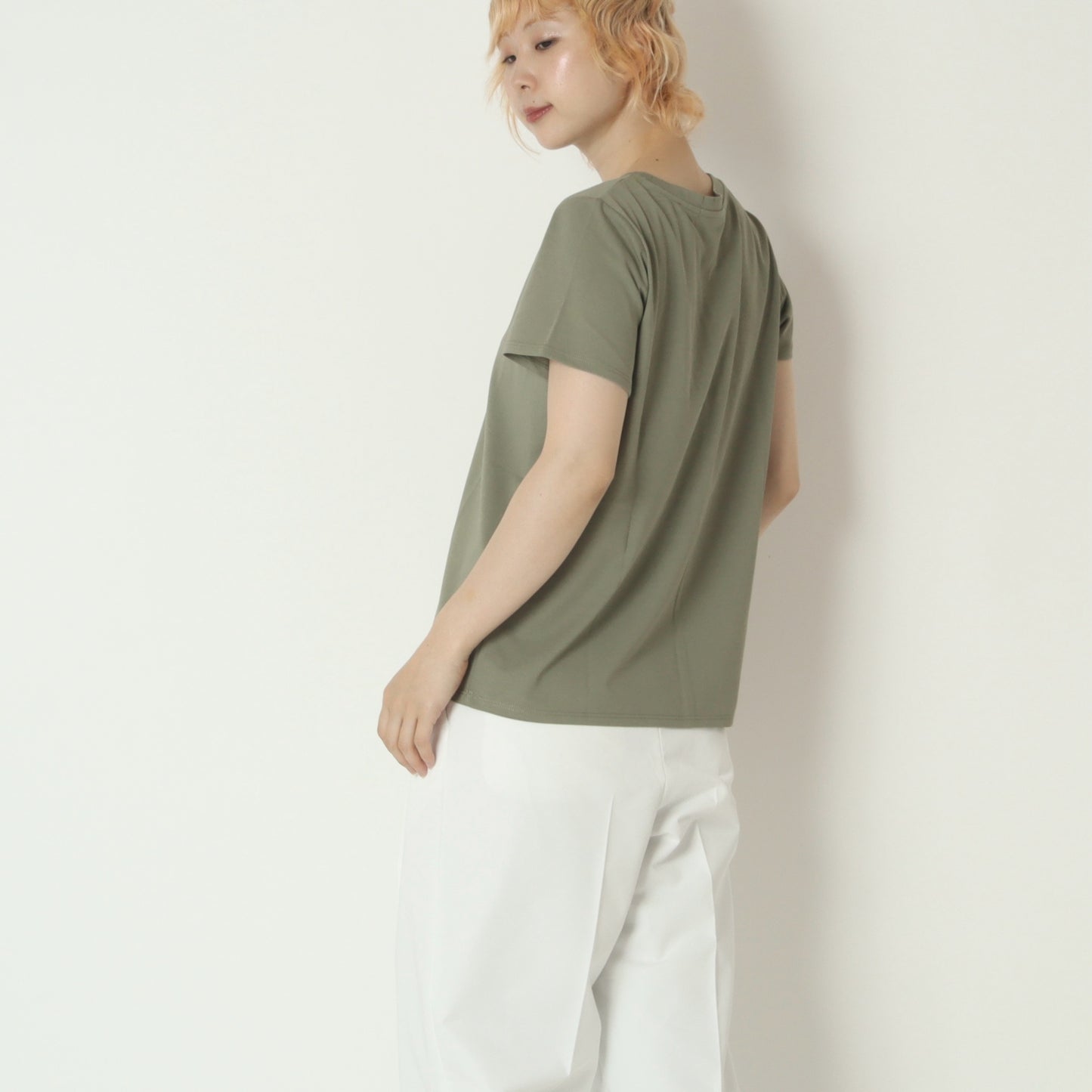 エンボス×箔ロゴTシャツ　DR2610023